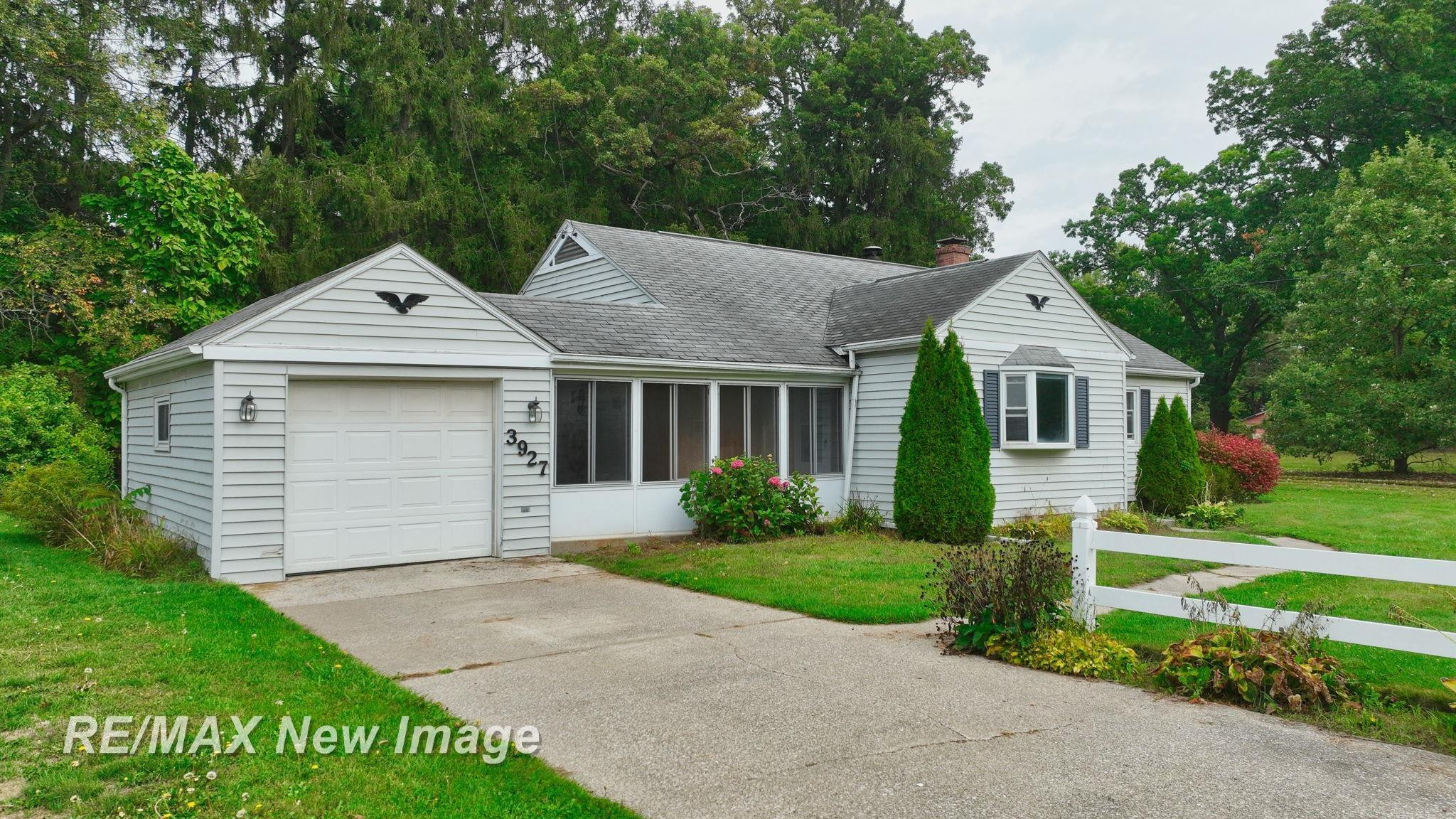 3927 State Street, Bridgeport, MI 48722 — Photo 2