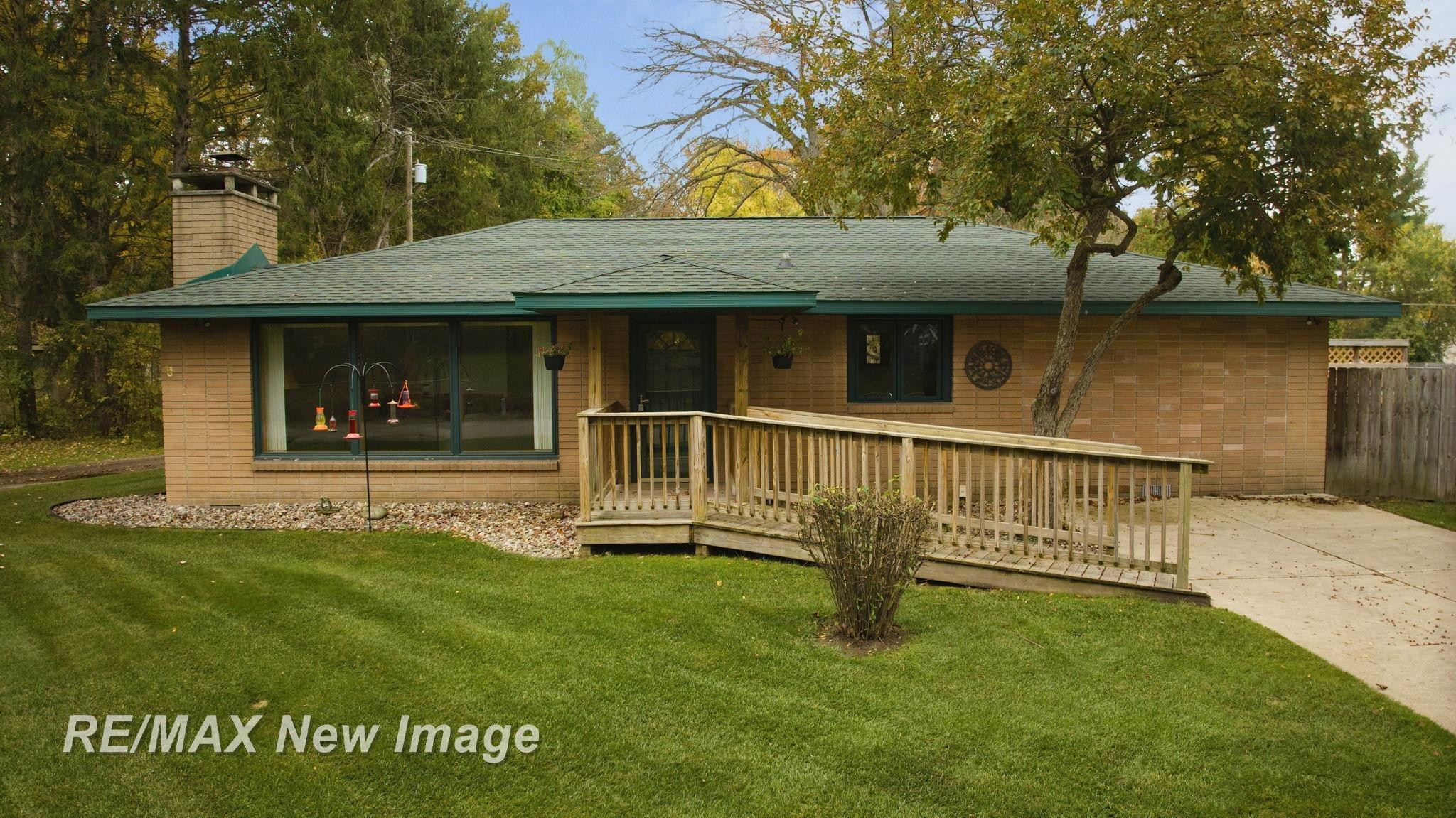 1534 E Gay Lane, Midland, MI 48640 — front exterior