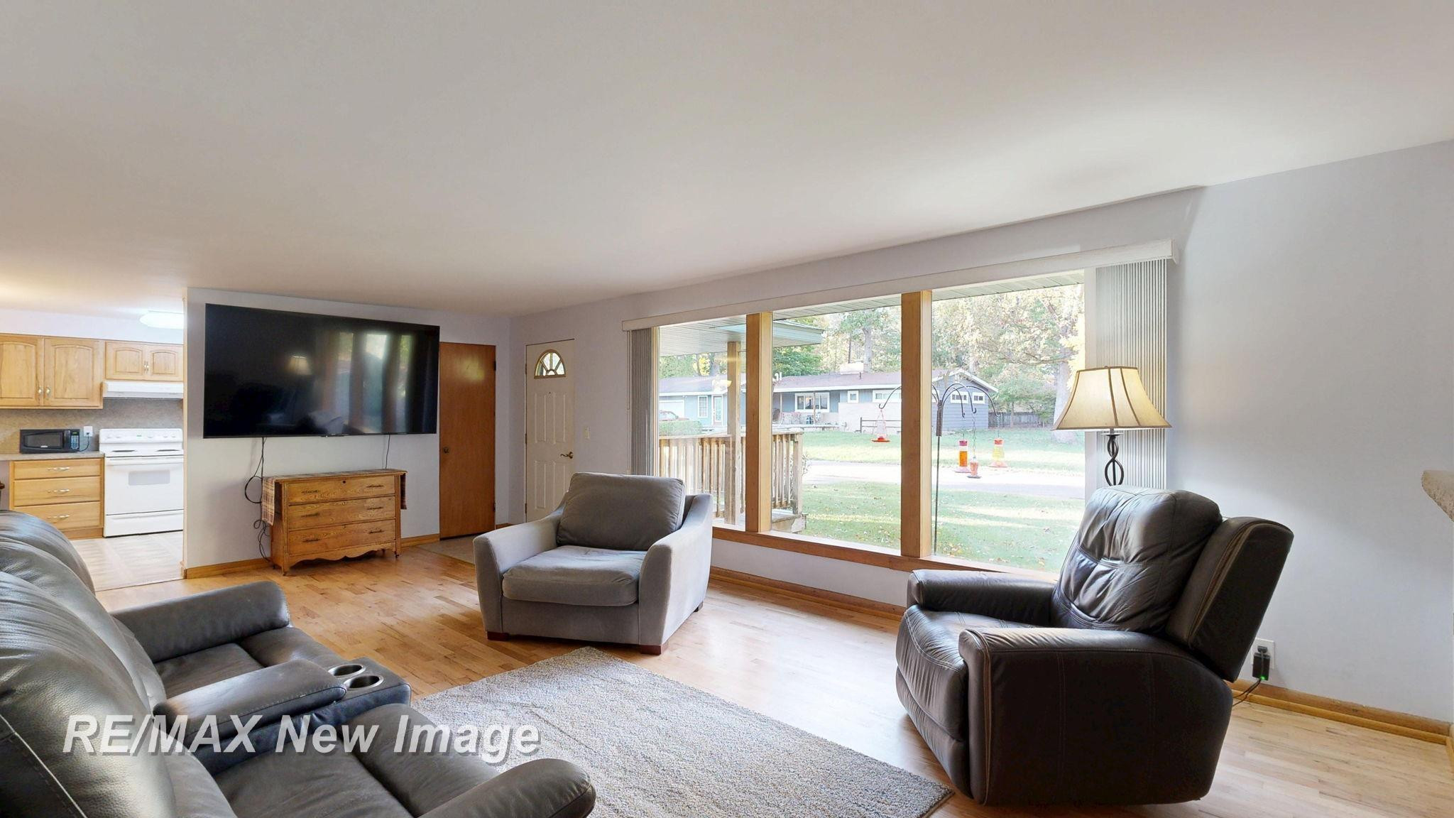 1534 E Gay Lane, Midland, MI 48640 — Photo 4