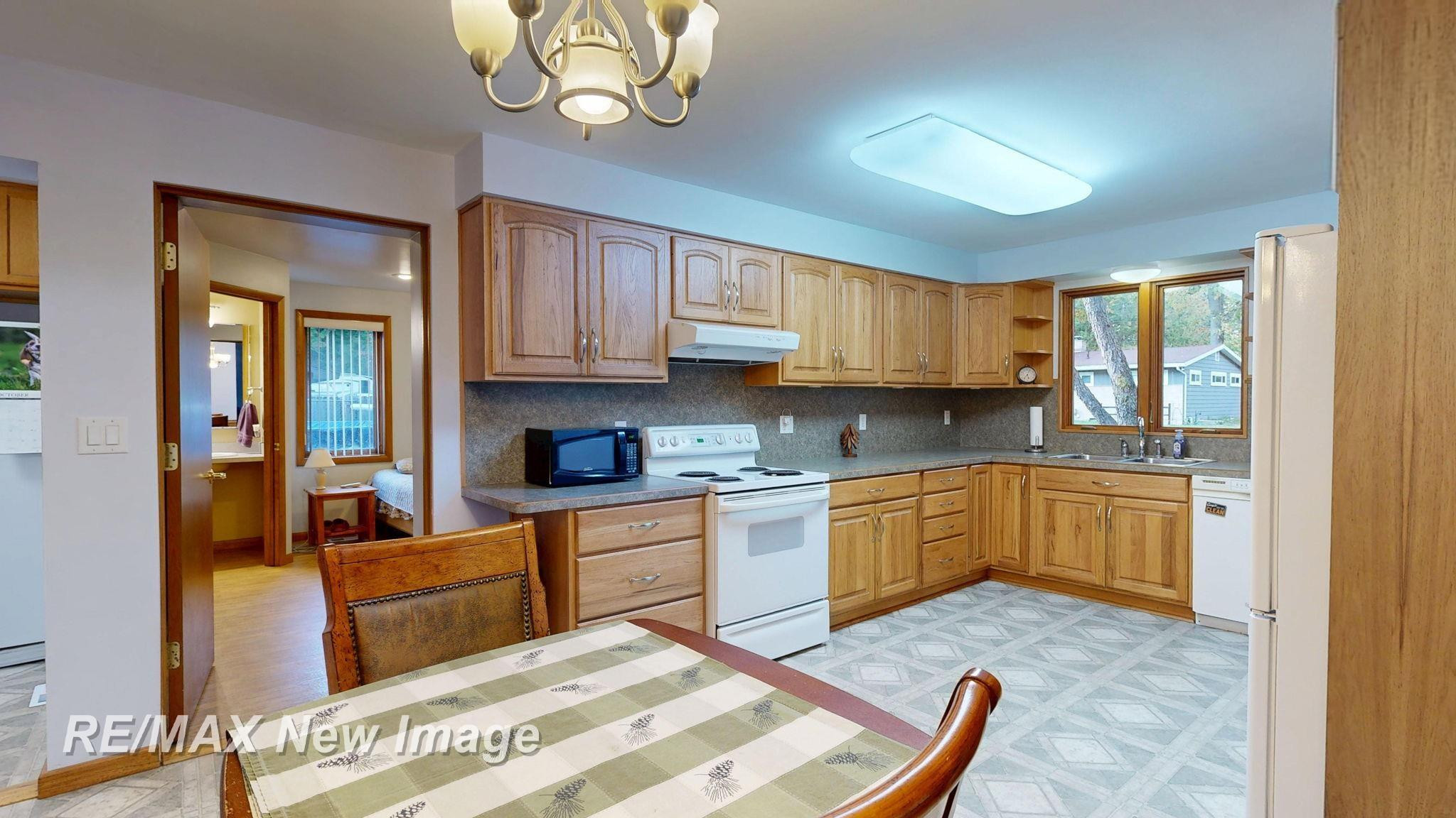 1534 E Gay Lane, Midland, MI 48640 — Photo 8