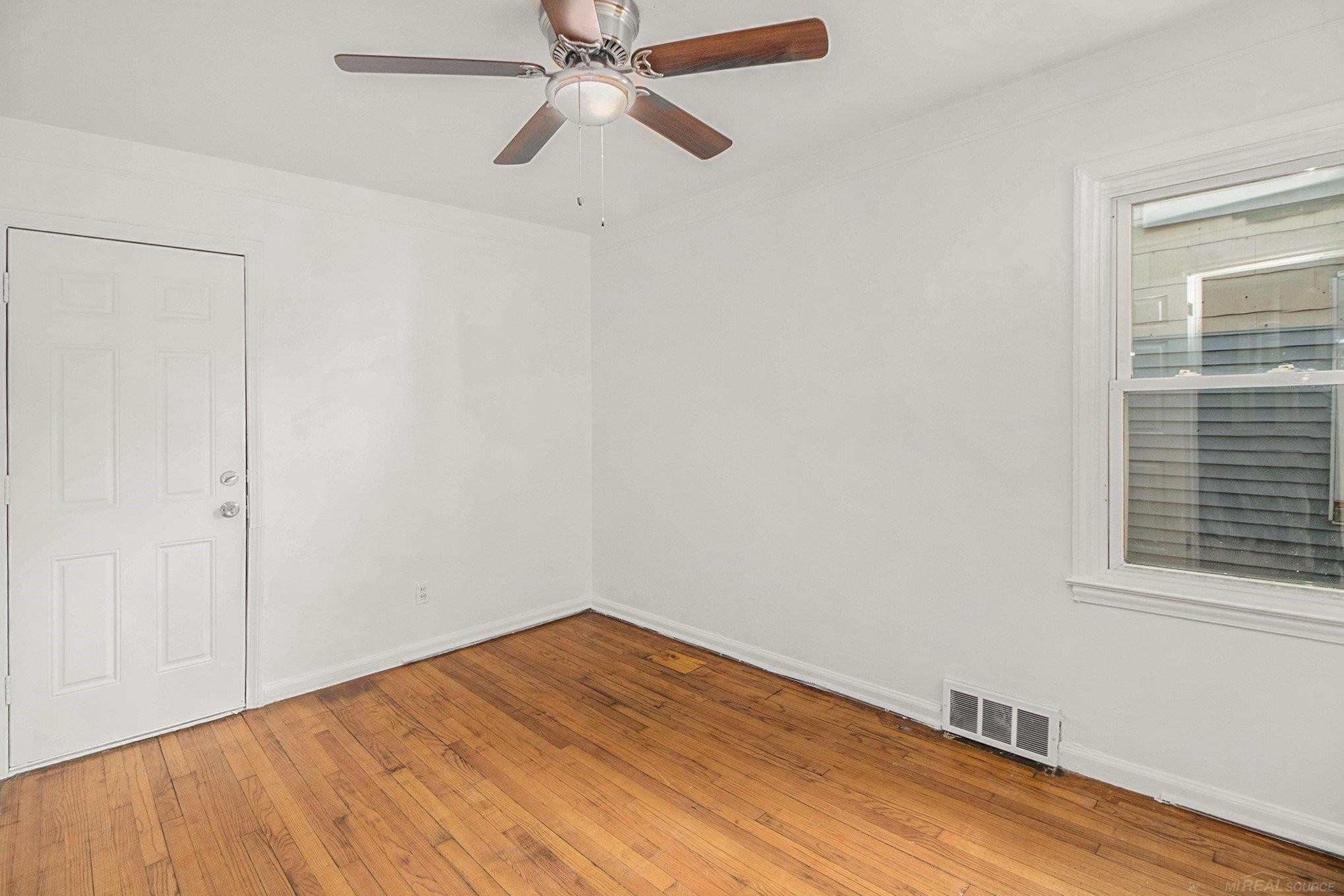 9909 Asbury Park, Detroit, MI 48227 — Photo 10
