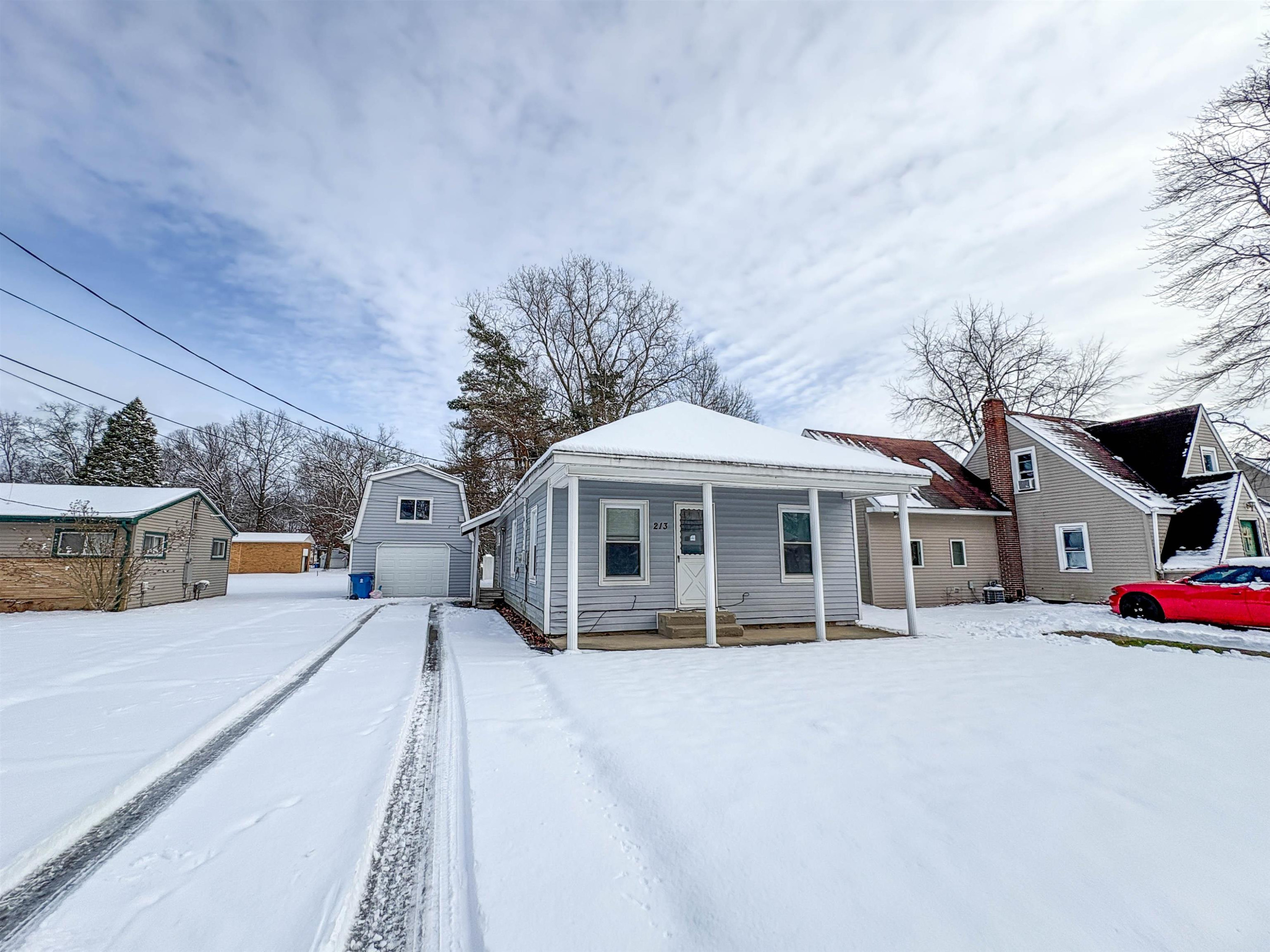 213 S Saginaw Street, Montrose, MI 48457 — front exterior