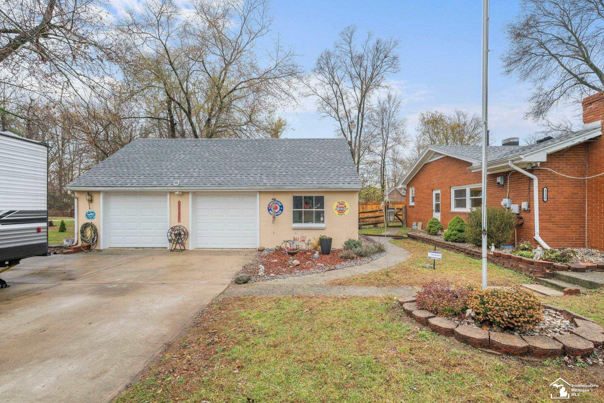 4130 Hill Drive, Lambertville, MI 48144 — Photo 36