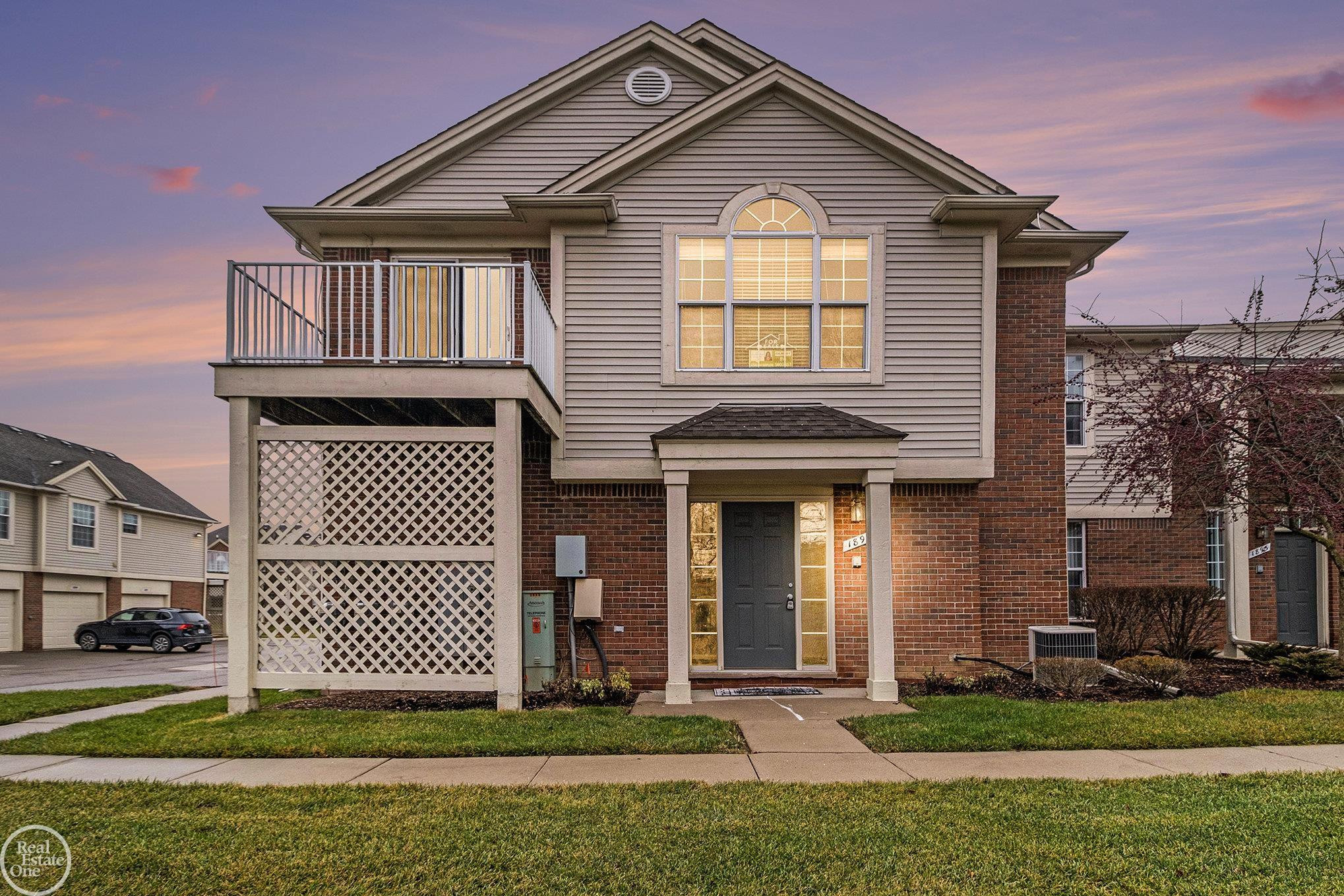 1895 flagstone Circle, Rochester, MI 48307 — front exterior