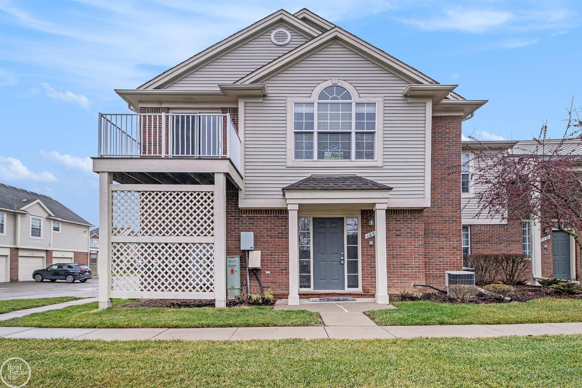 1895 flagstone Circle, Rochester, MI 48307 — Photo 2