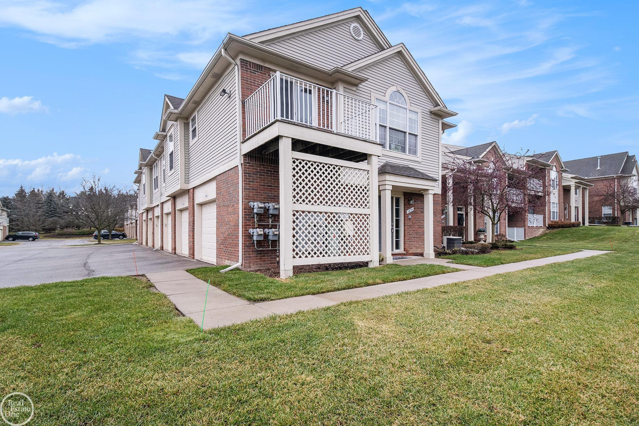 1895 flagstone Circle, Rochester, MI 48307 — Photo 3