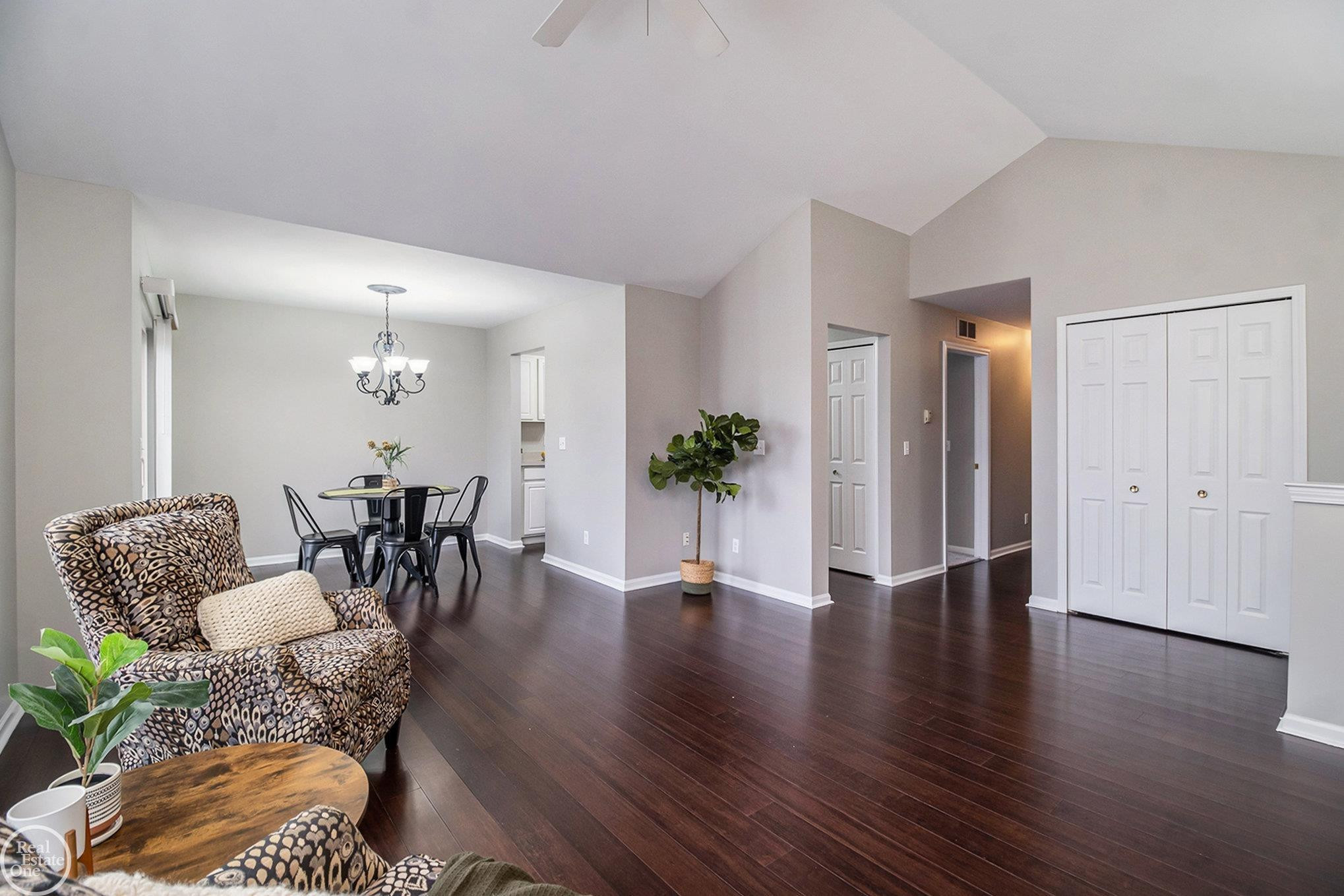 1895 flagstone Circle, Rochester, MI 48307 — Photo 5
