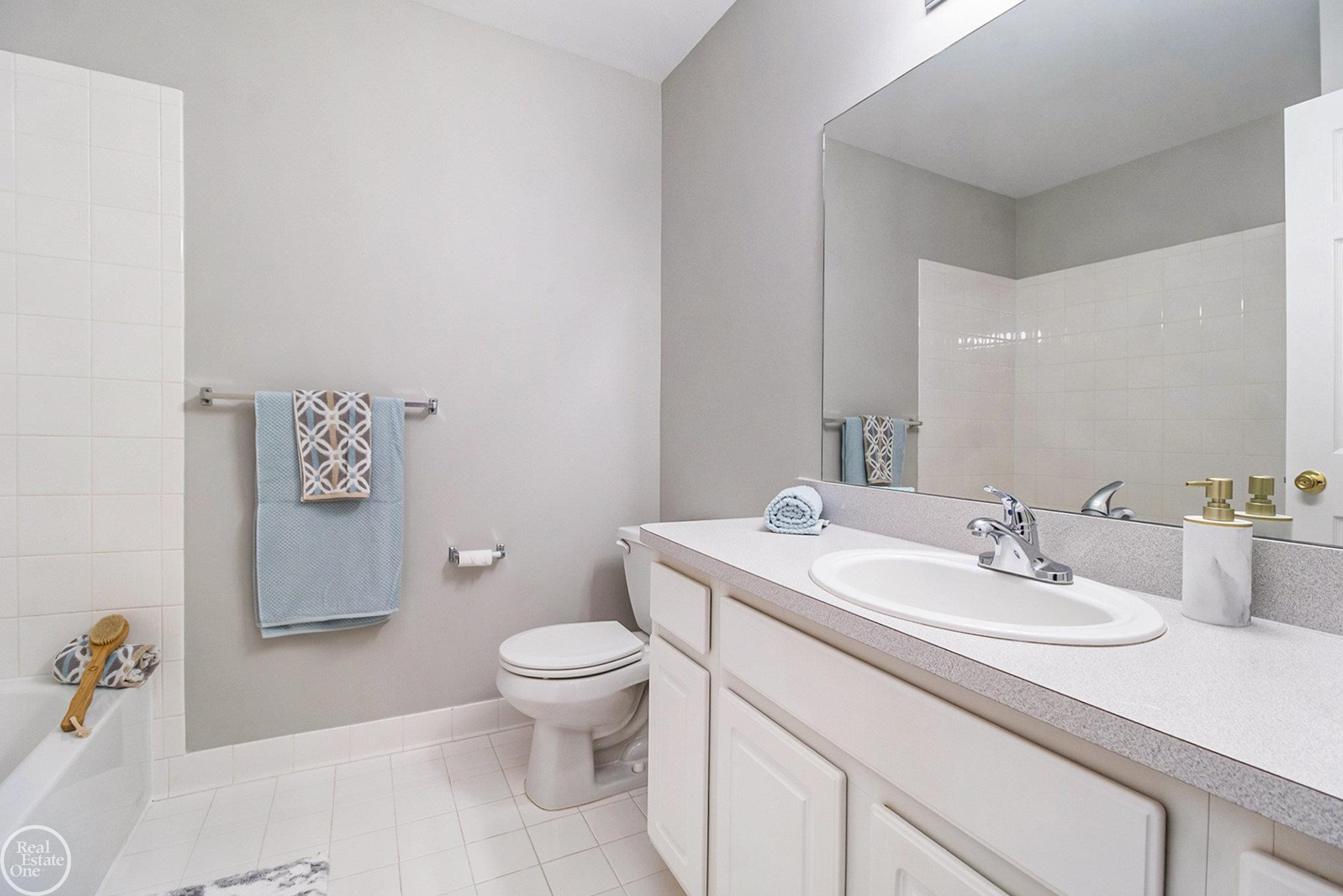 1895 flagstone Circle, Rochester, MI 48307 — Photo 17