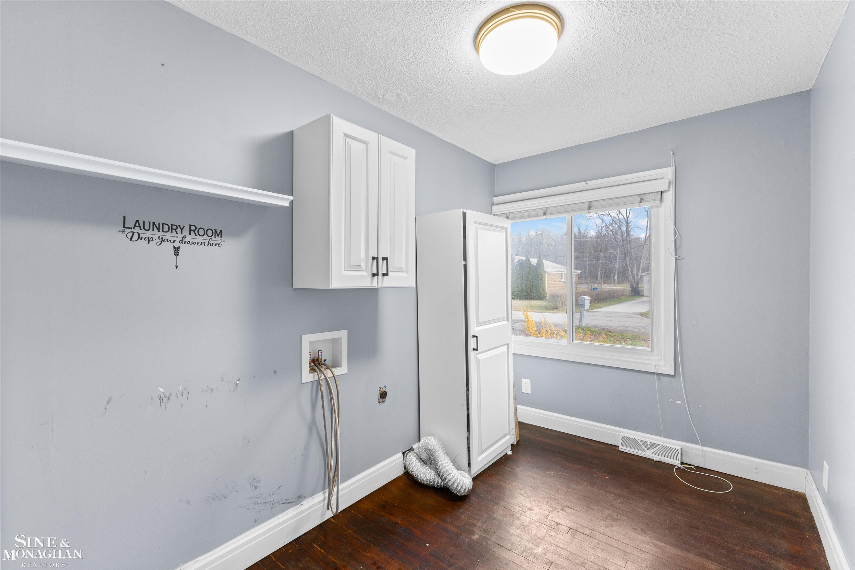 50697 ELSEY Street, New Baltimore, MI 48047 — Photo 12
