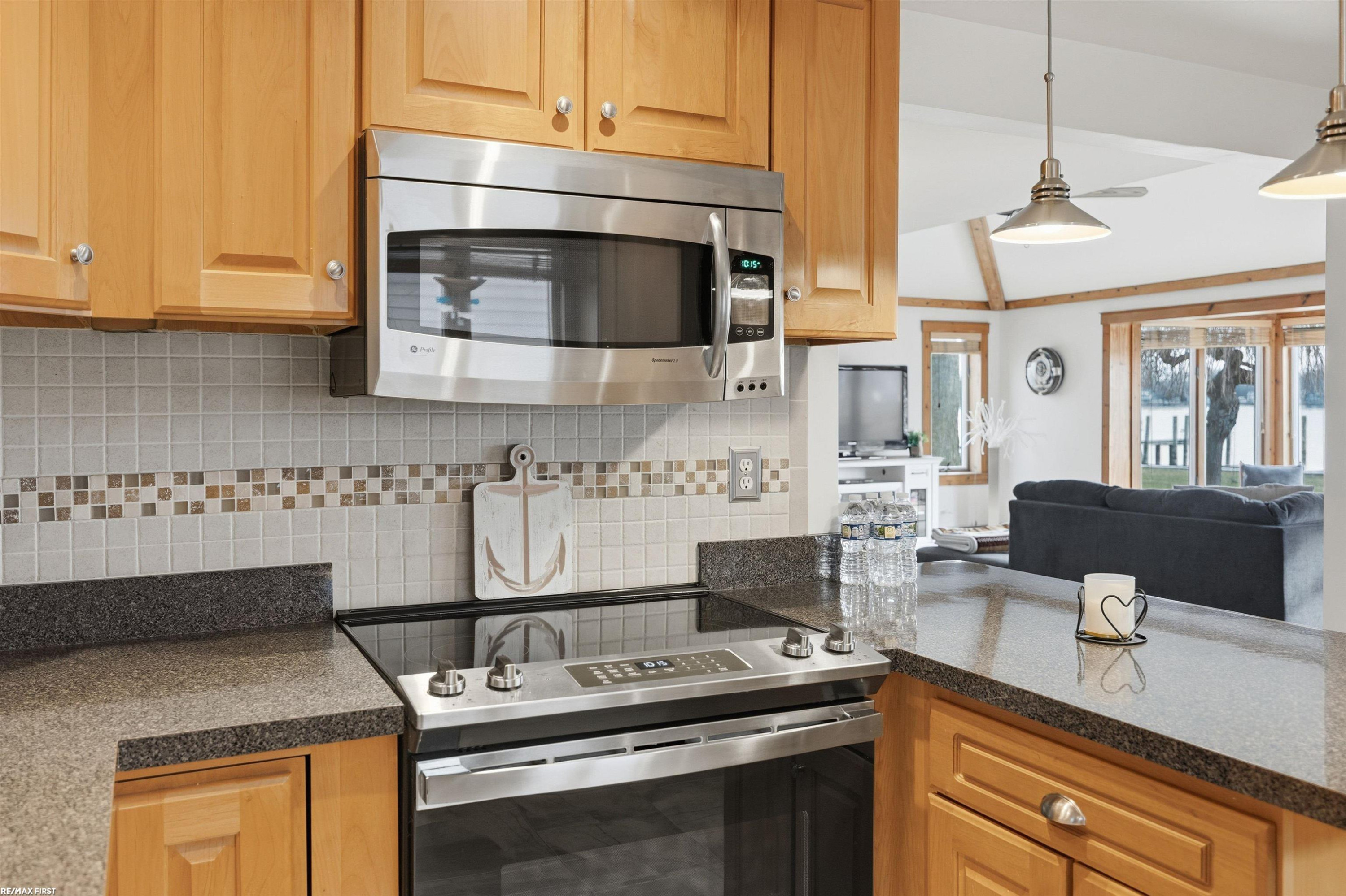 8401 River Road, MI — Photo 9
