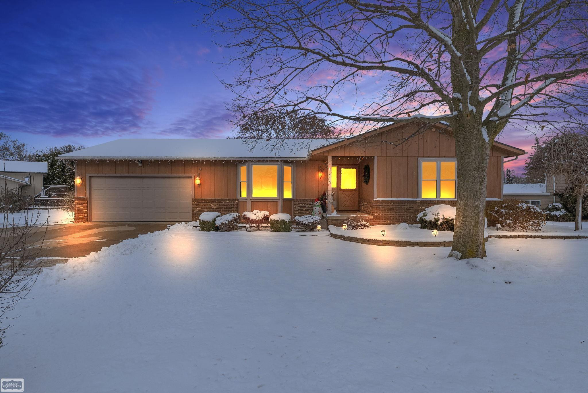 415 W Winds Drive, Almont, MI 48003 — front exterior