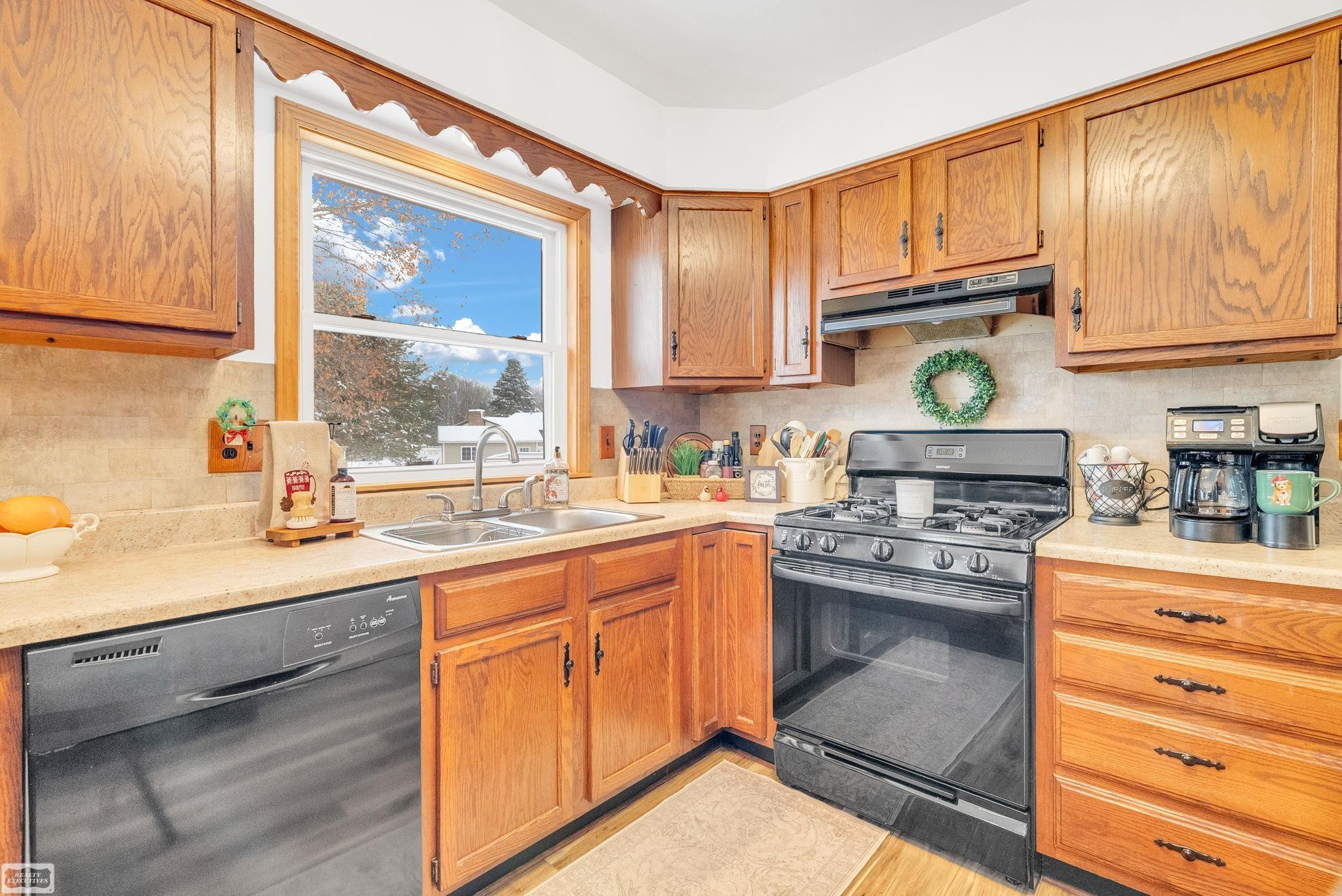 415 W Winds Drive, Almont, MI 48003 — Photo 17