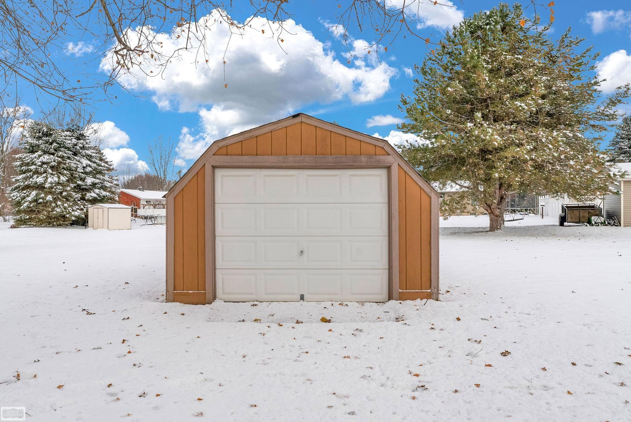 415 W Winds Drive, Almont, MI 48003 — Photo 46