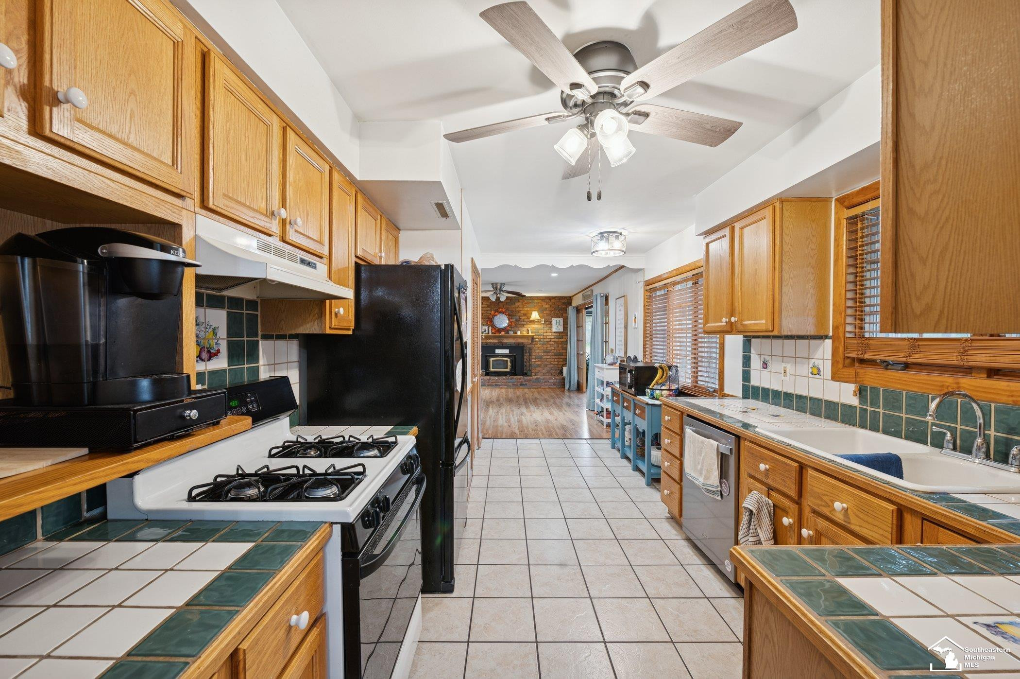 7227 Kenilworth Drive, Lambertville, MI 48144 — Photo 9