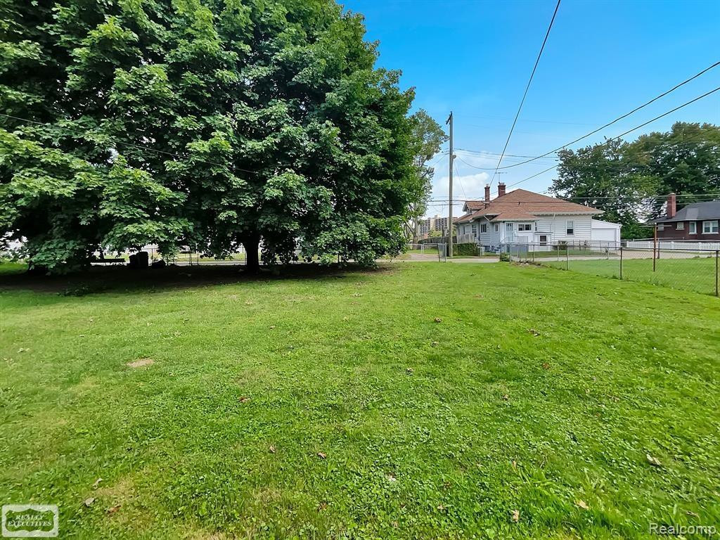 35 Michigan Avenue, Mount Clemens, MI 48043 — Photo 3