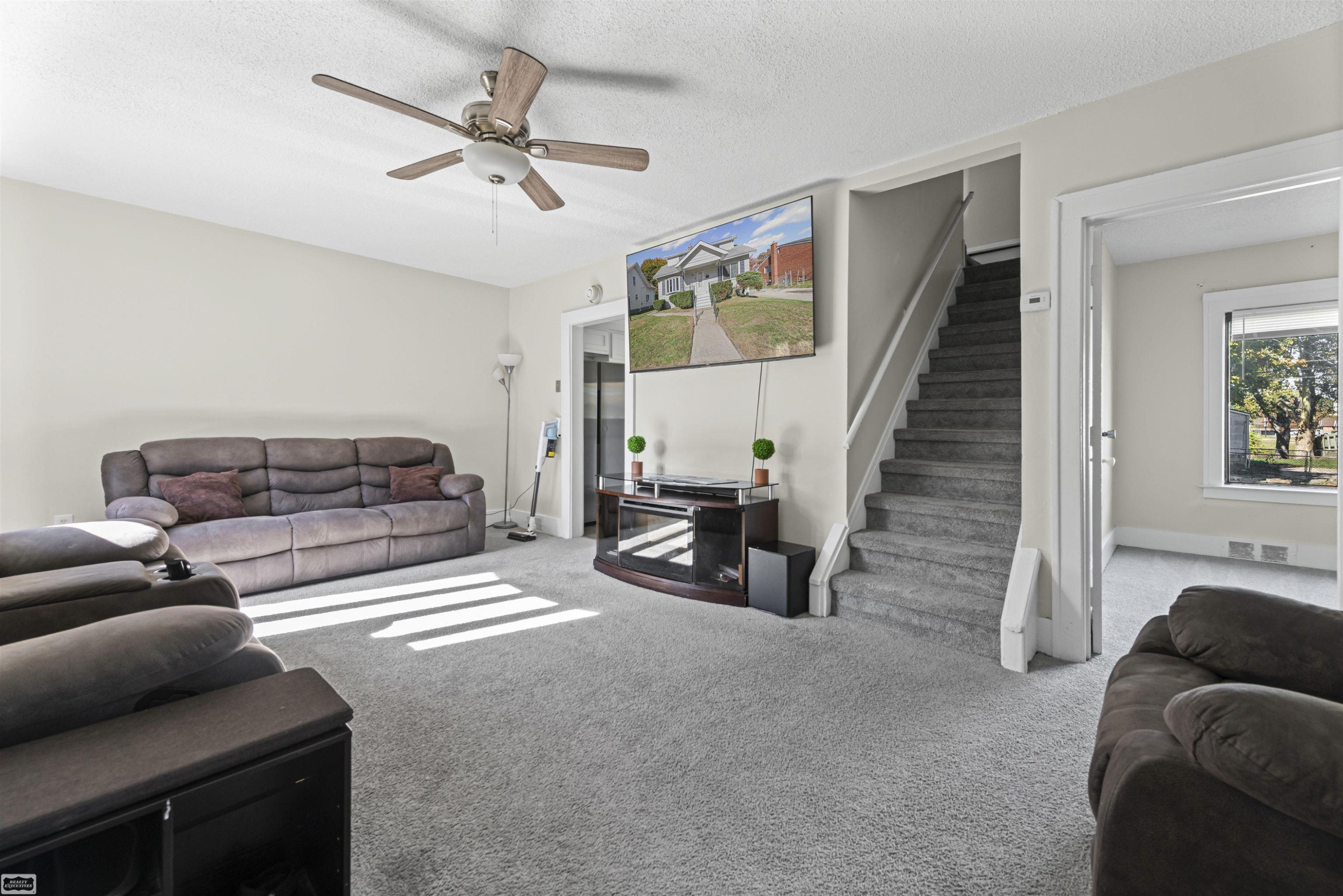 35 Michigan Avenue, Mount Clemens, MI 48043 — Photo 4