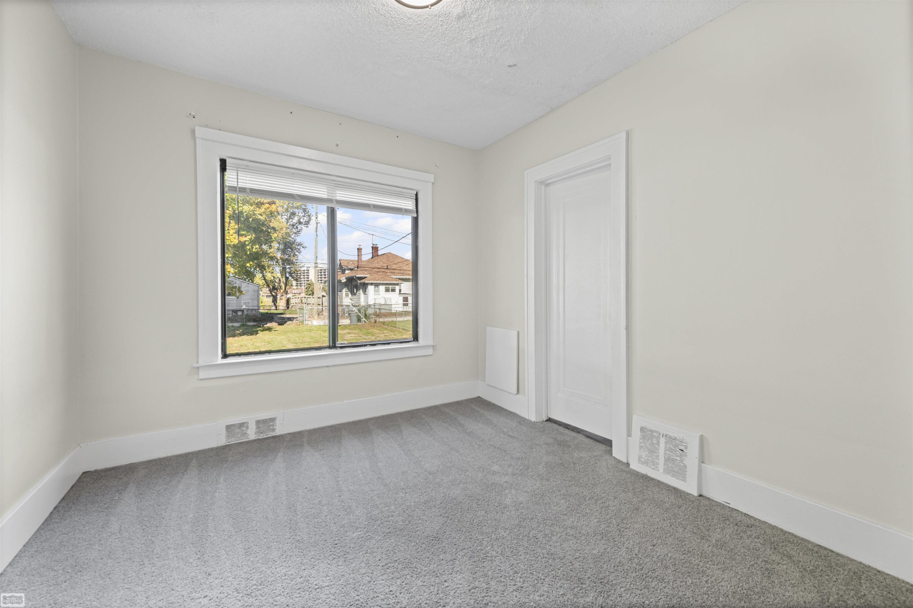 35 Michigan Avenue, Mount Clemens, MI 48043 — Photo 12