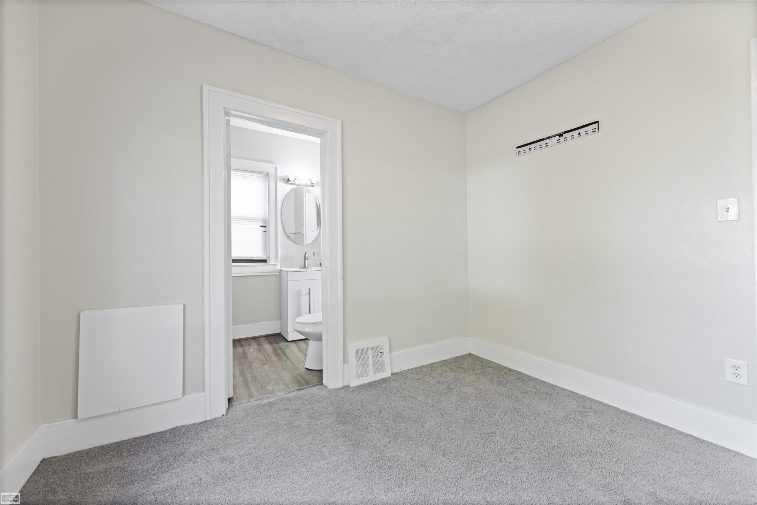 35 Michigan Avenue, Mount Clemens, MI 48043 — Photo 13