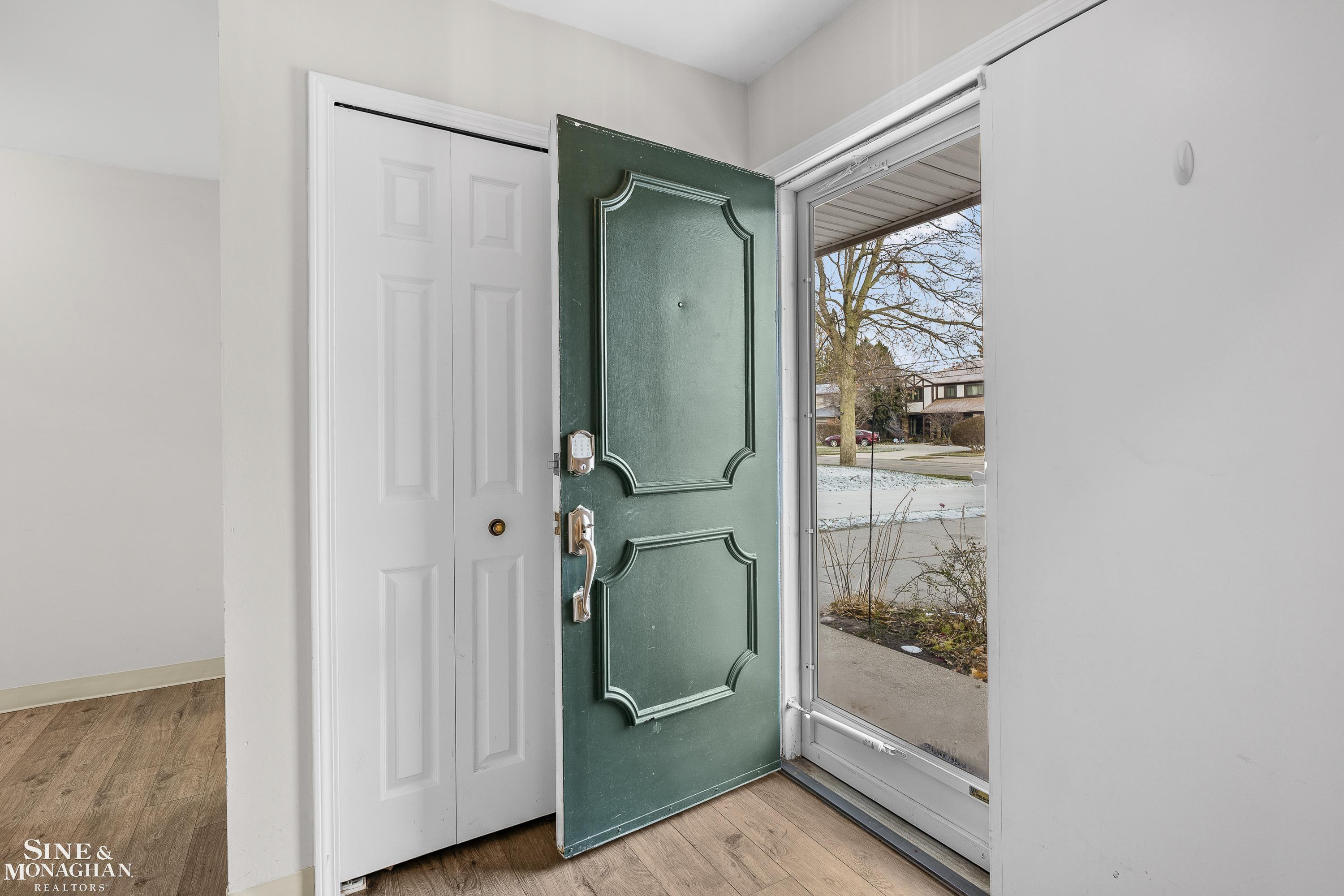 65 Vernier Road, Grosse Pointe Shores, MI 48236 — Photo 2
