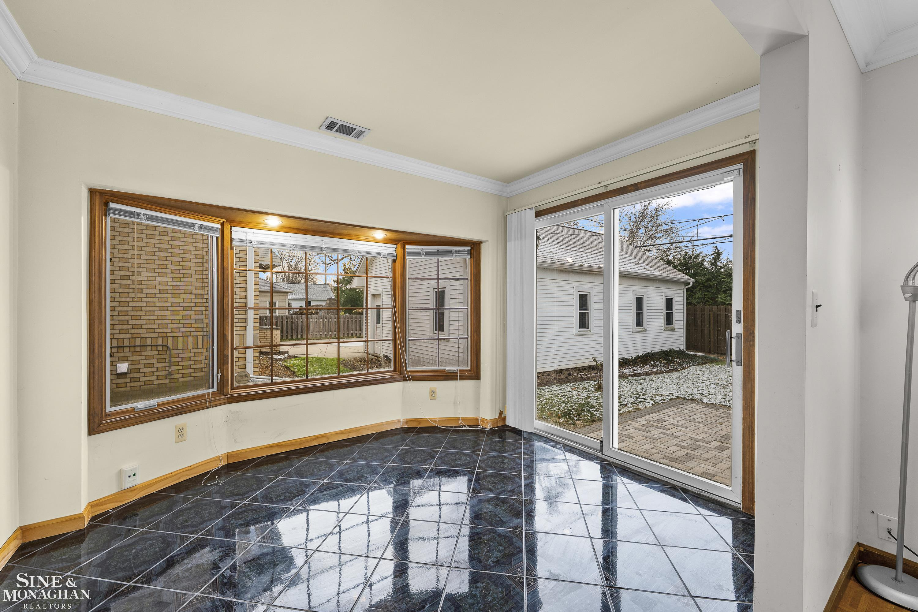 65 Vernier Road, Grosse Pointe Shores, MI 48236 — Photo 22