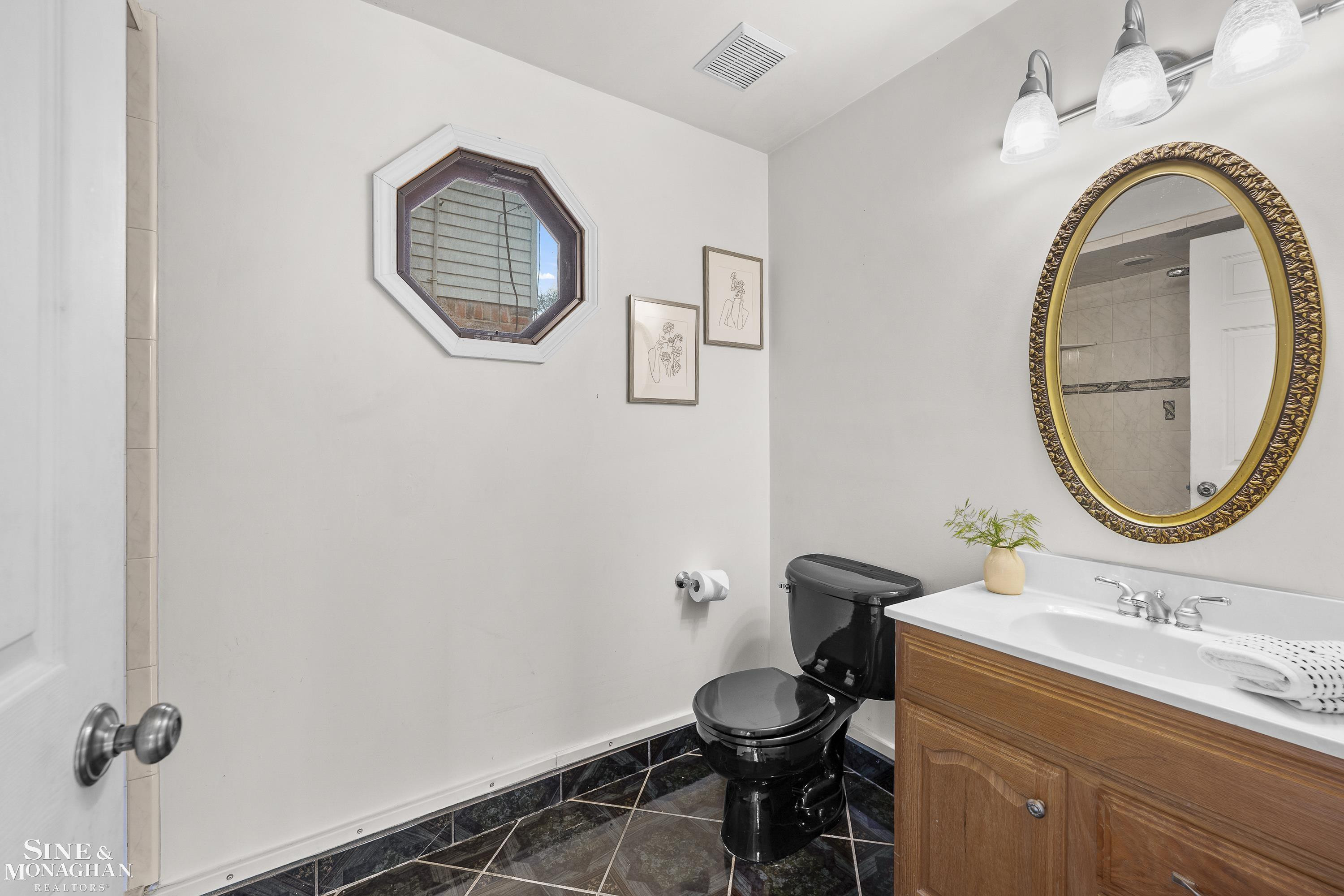 65 Vernier Road, Grosse Pointe Shores, MI 48236 — Photo 23