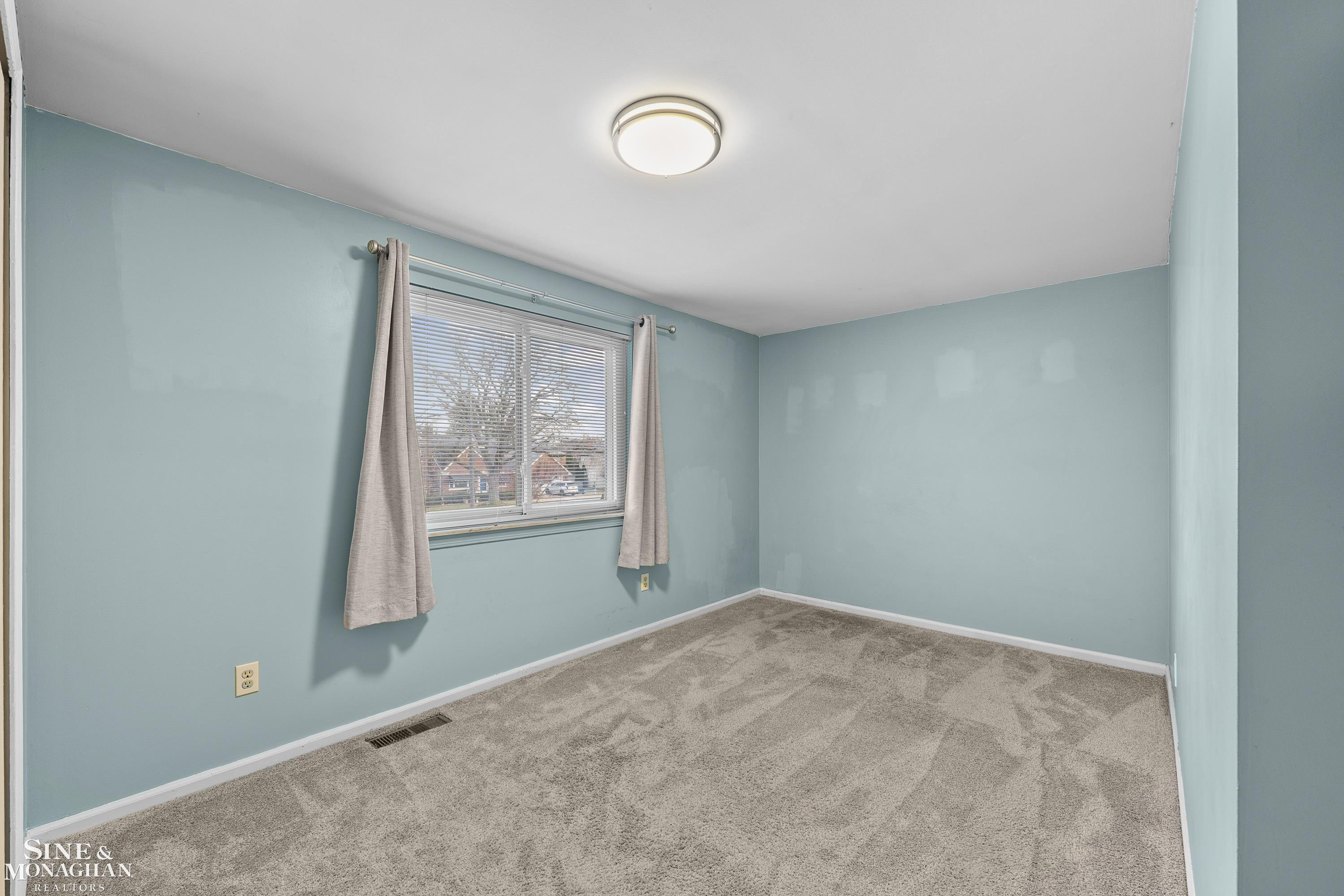 65 Vernier Road, Grosse Pointe Shores, MI 48236 — Photo 24