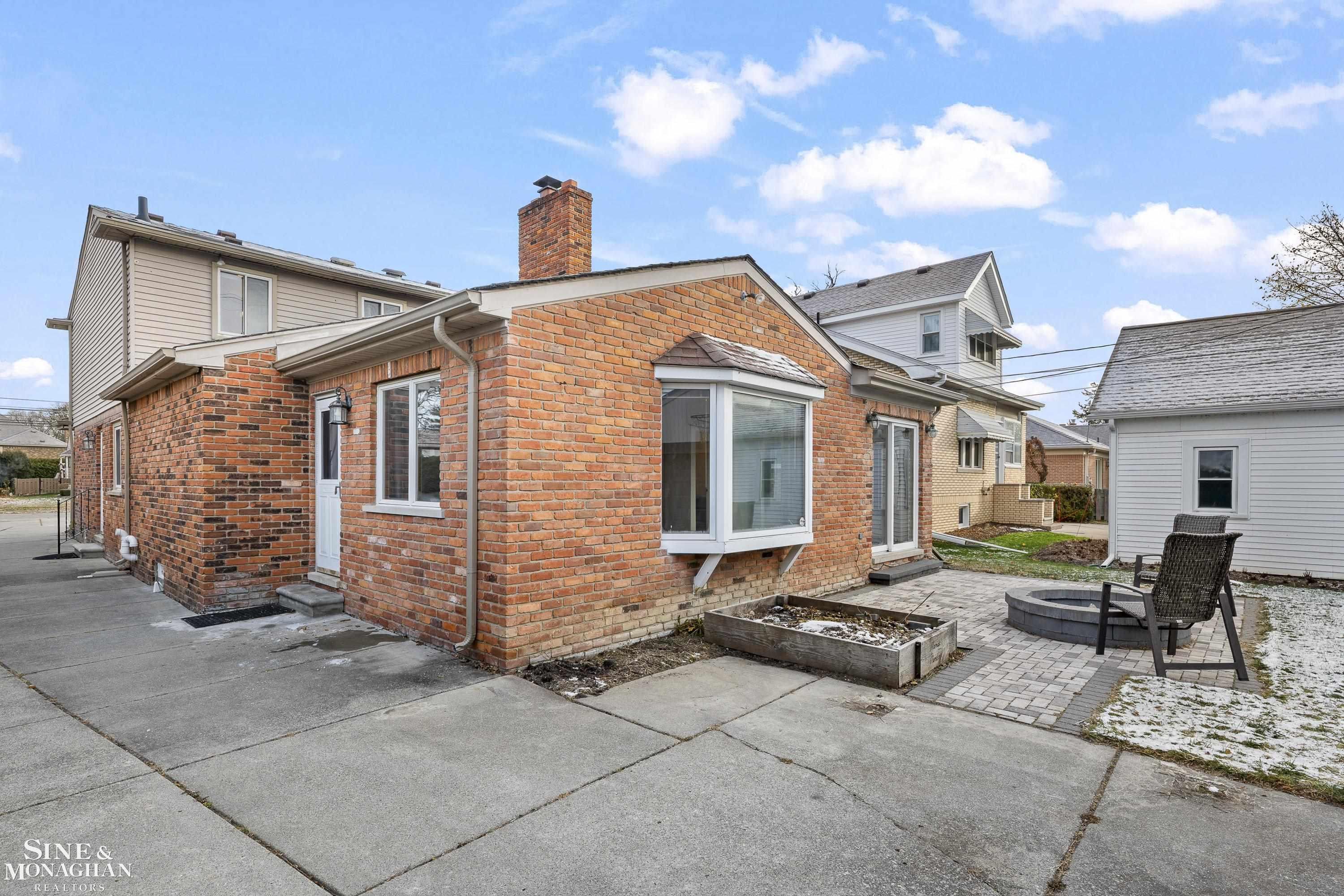 65 Vernier Road, Grosse Pointe Shores, MI 48236 — Photo 29