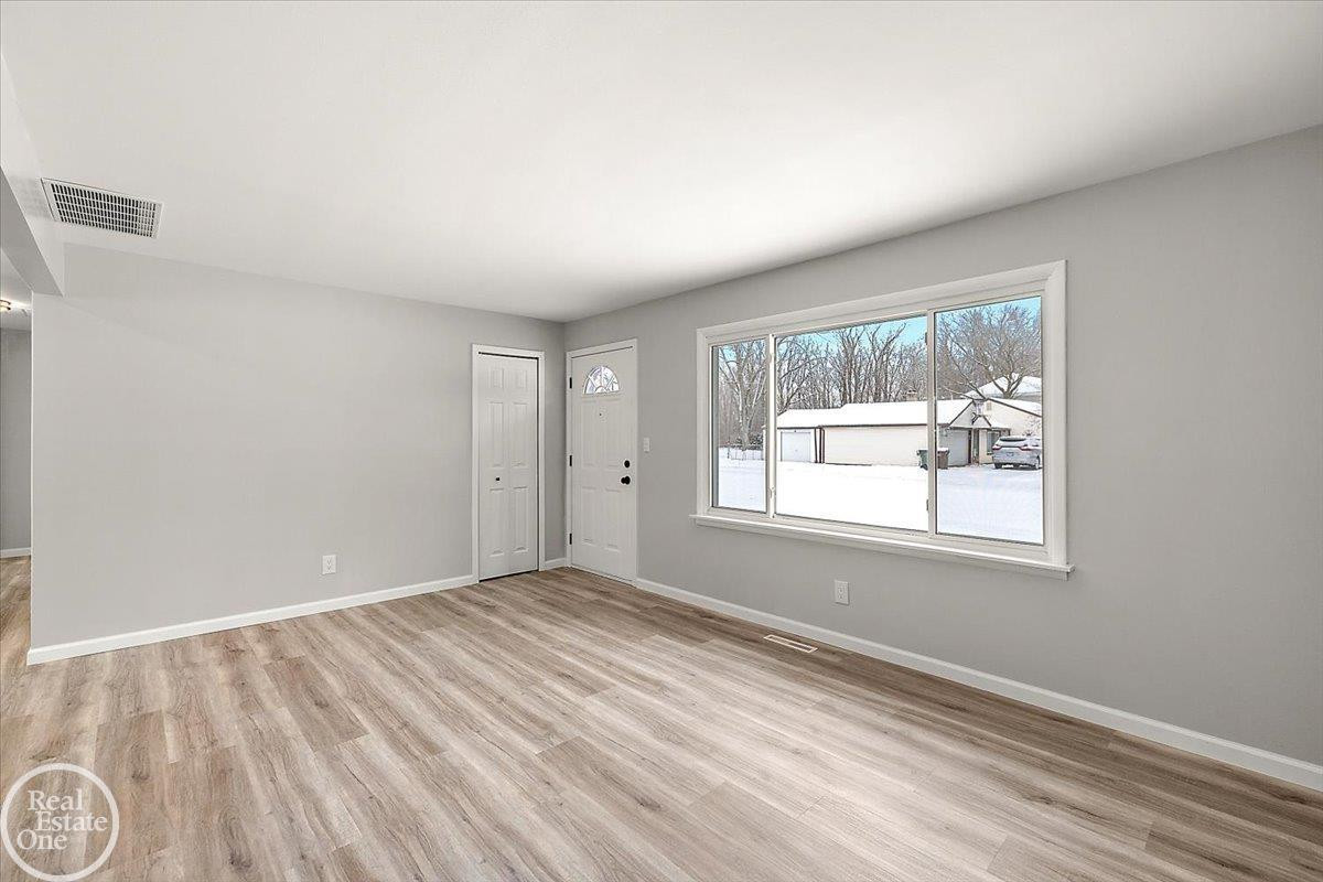 4490 Marcella Drive, Shelby Twp, MI 48317 — Photo 13