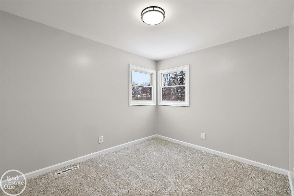 4490 Marcella Drive, Shelby Twp, MI 48317 — Photo 28