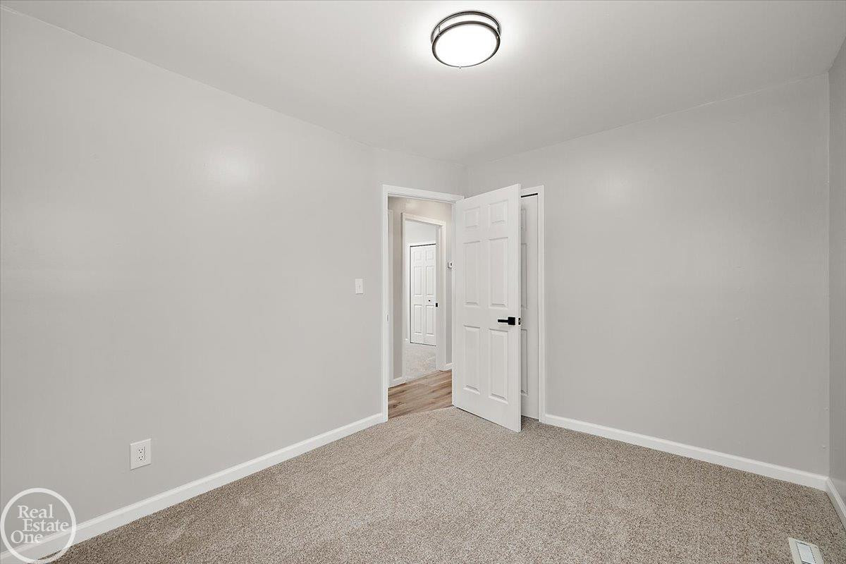 4490 Marcella Drive, Shelby Twp, MI 48317 — Photo 29