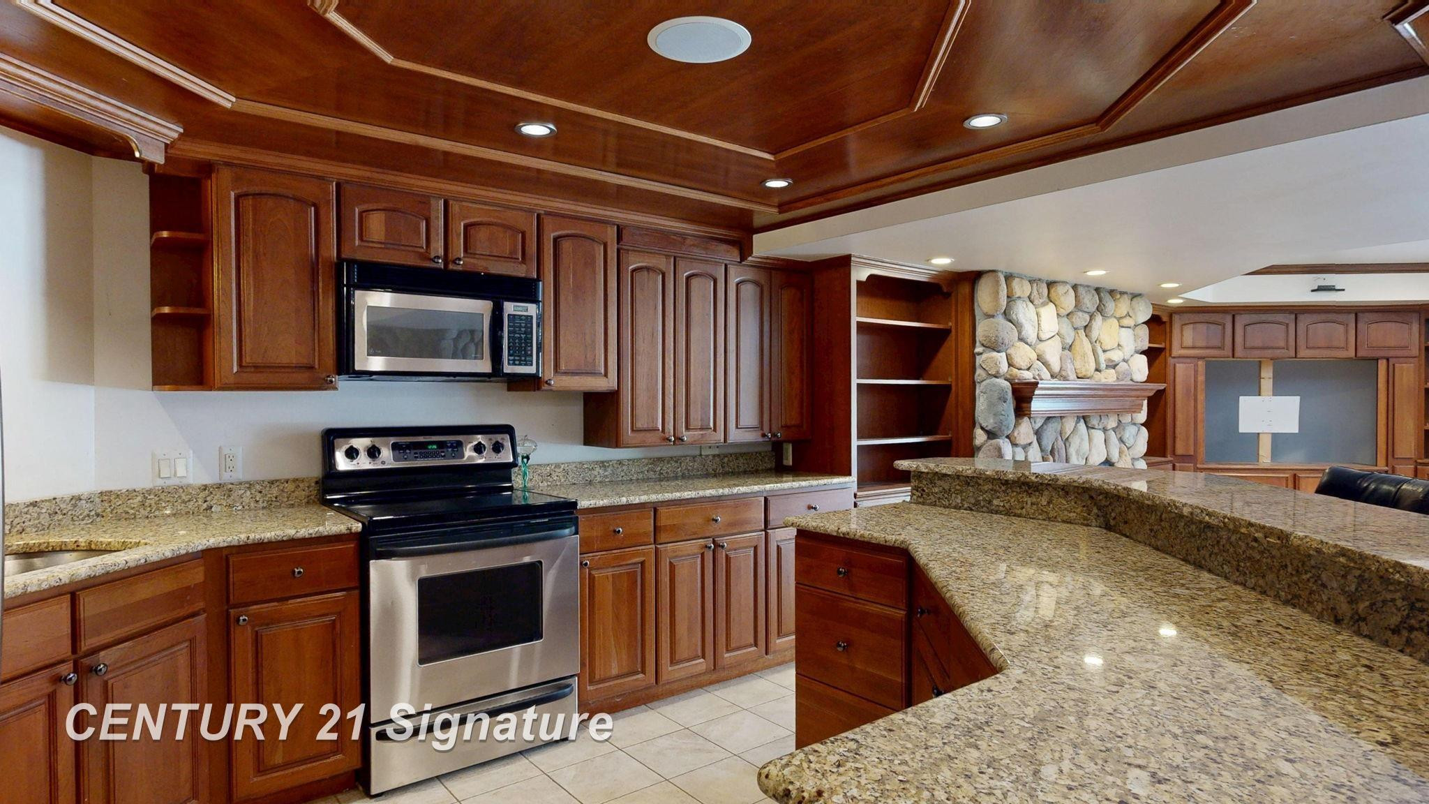 7335 Surfwood Drive, Fenton, MI 48430 — Photo 39