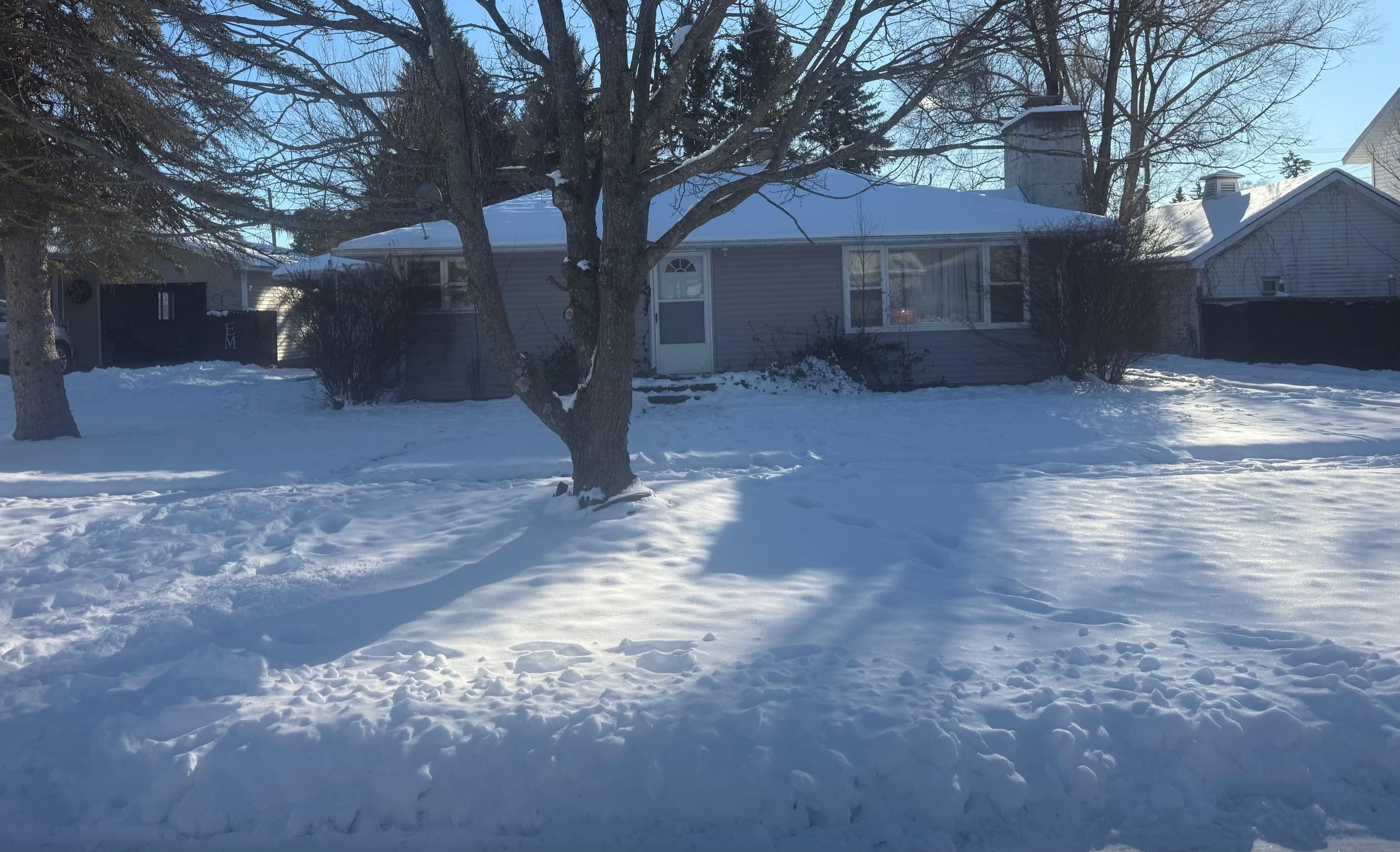 133 W 2ND Street, Gladwin, MI 48624 — front exterior