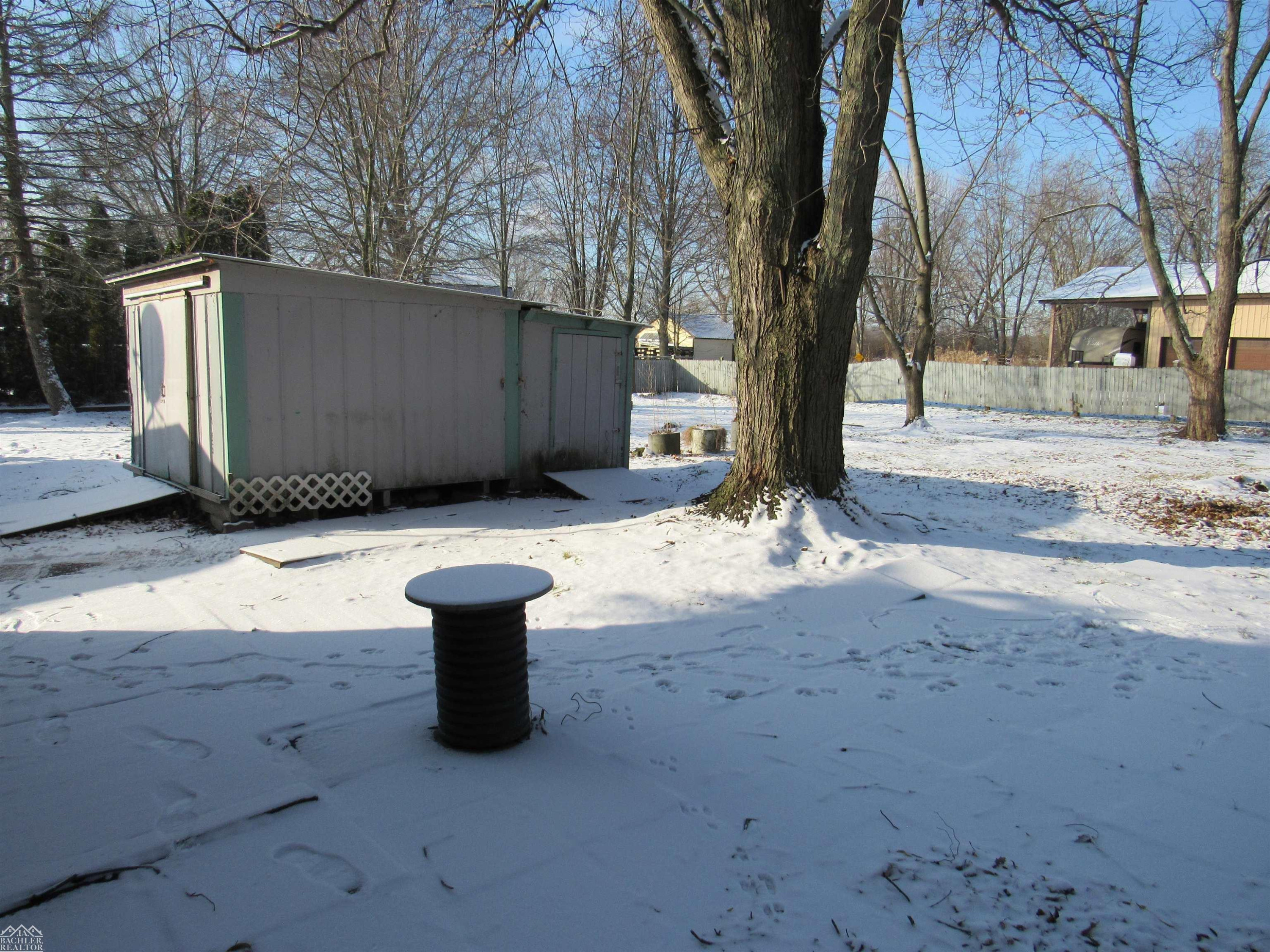 7640 River Road, MI — Photo 3