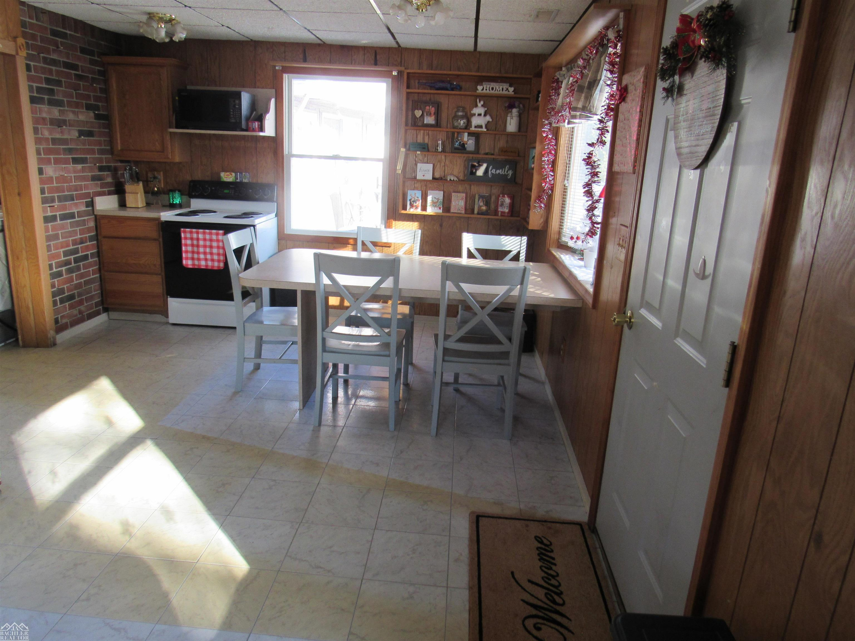 7640 River Road, MI — Photo 4