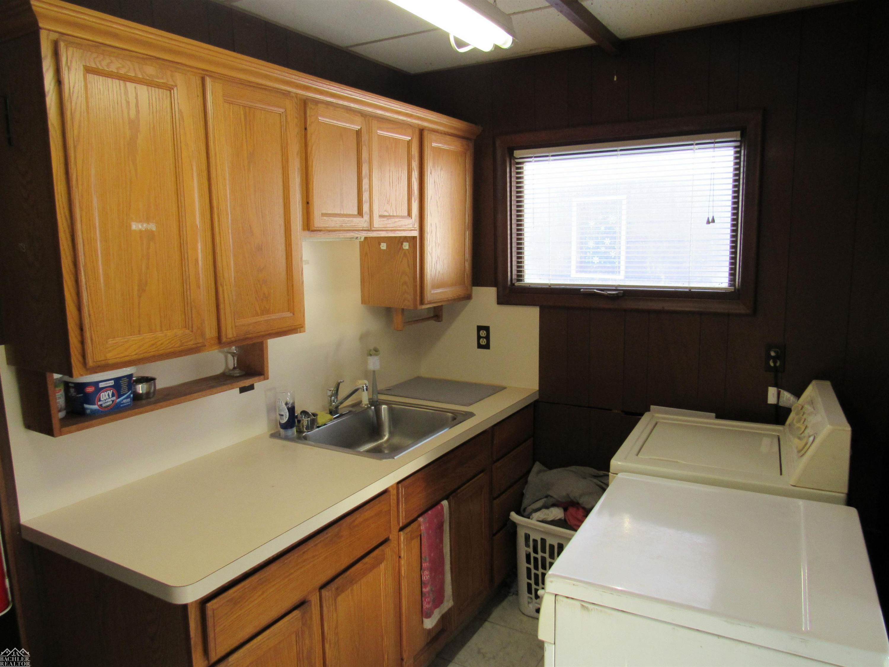 7640 River Road, MI — Photo 9