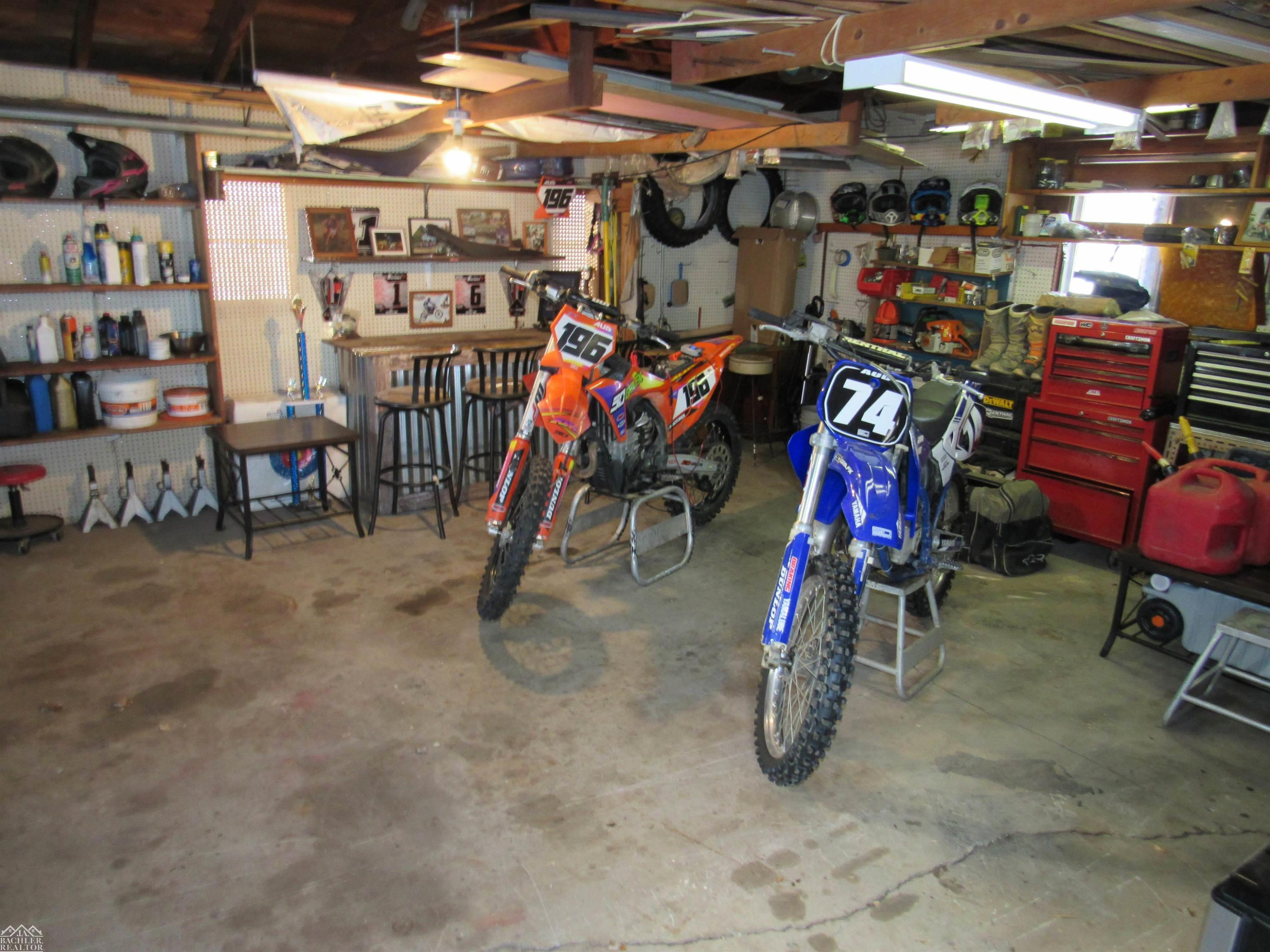 7640 River Road, MI — Photo 32
