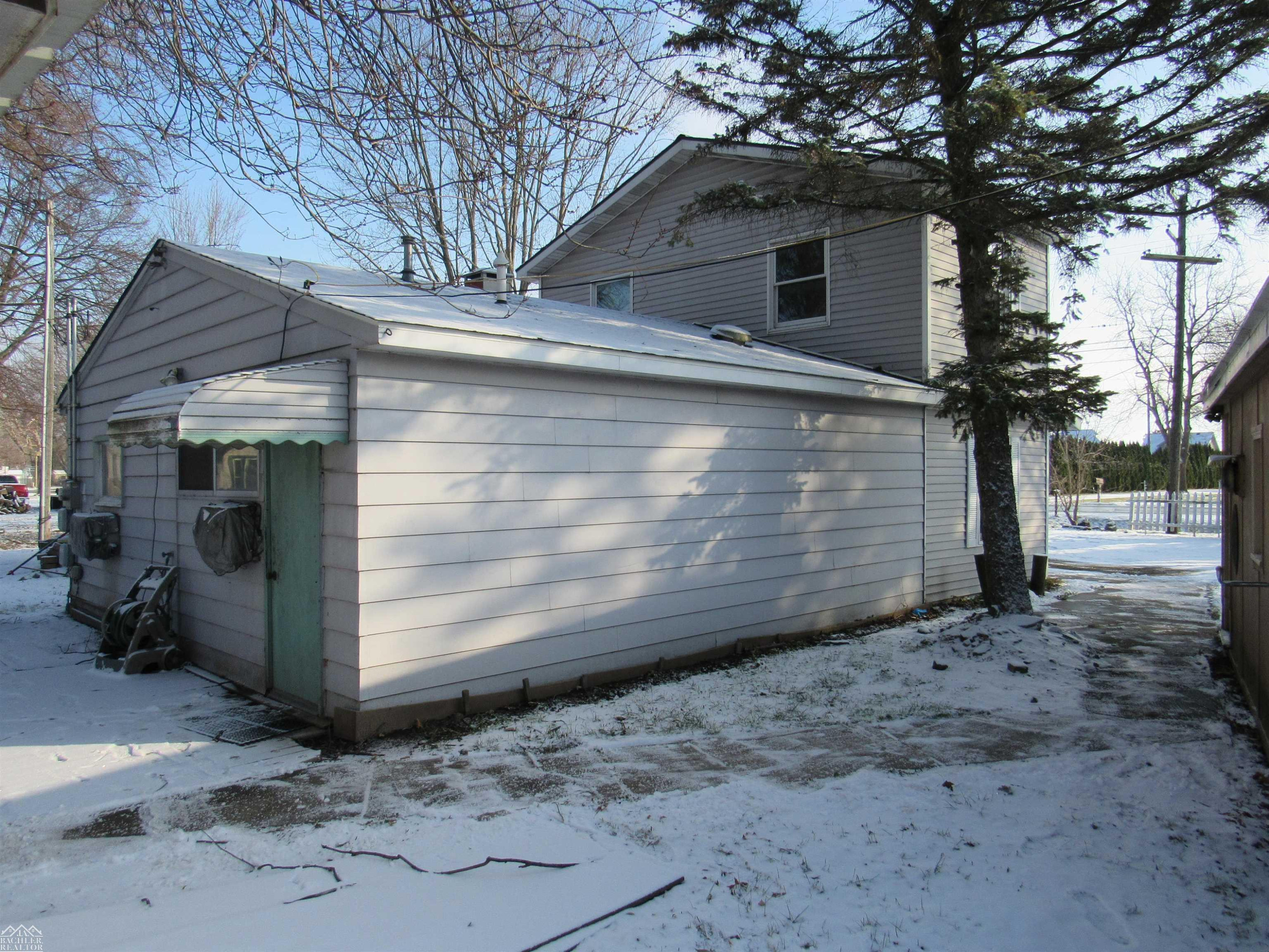 7640 River Road, MI — Photo 33