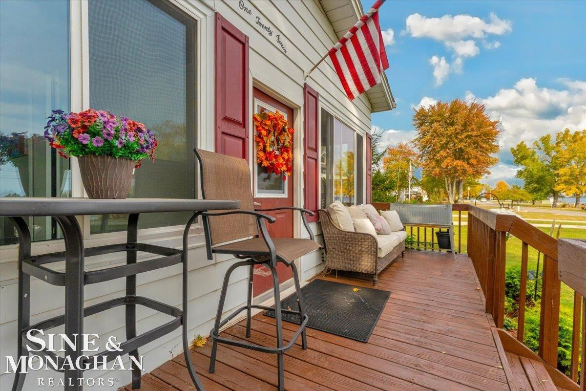 6124 River Road, MI — Photo 3