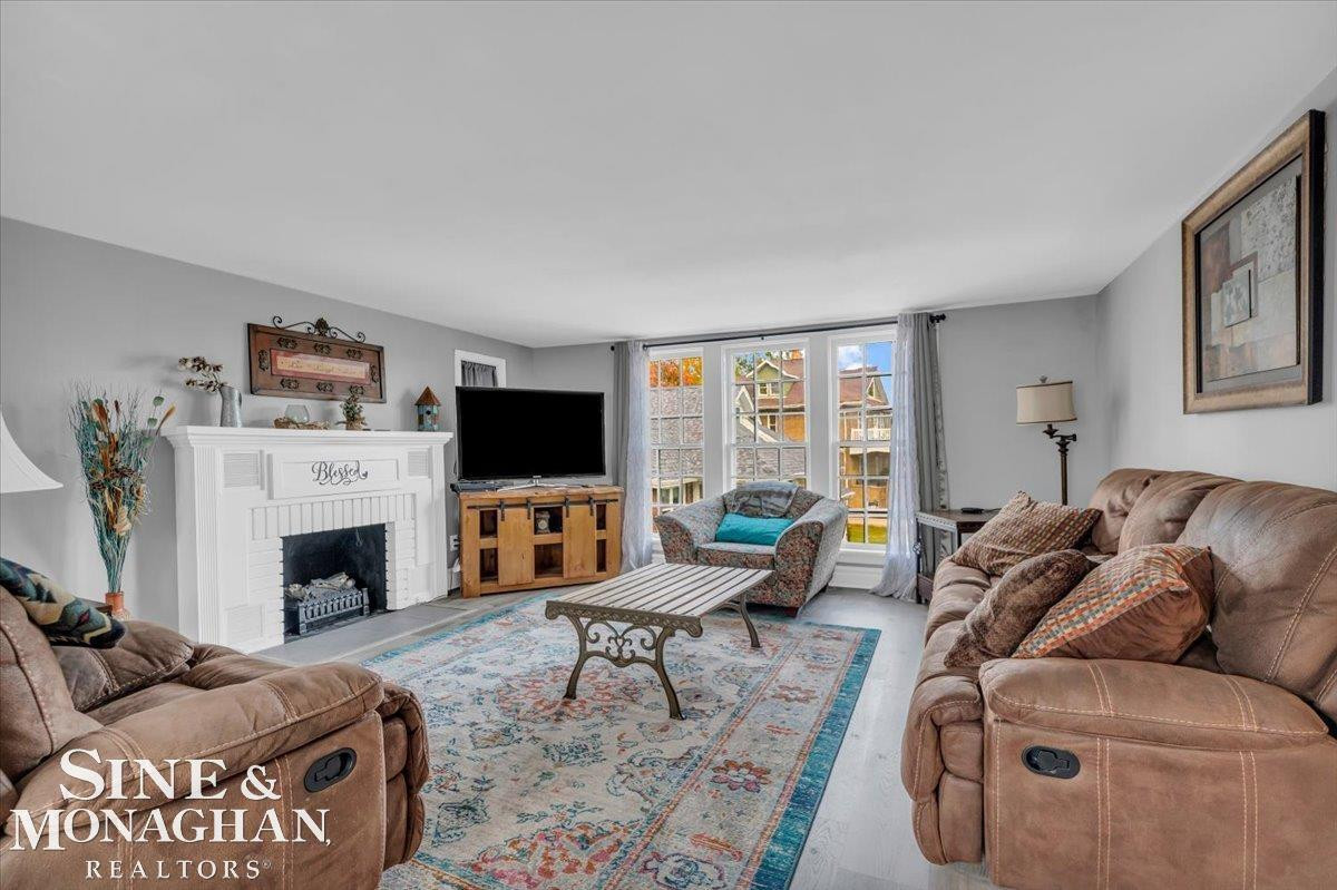 6124 River Road, MI — Photo 21