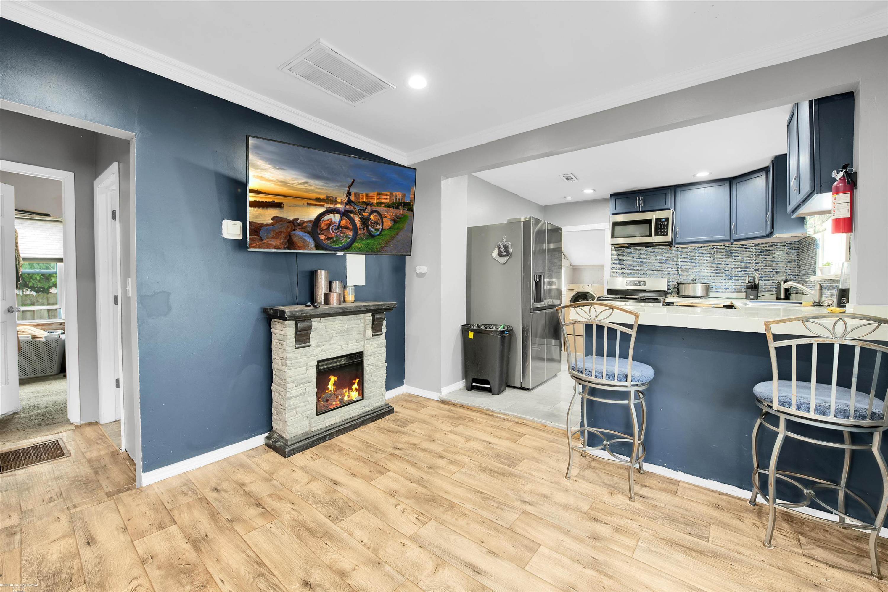 5056 Lafontaine Street, Grosse Pointe, MI 48236 — Photo 3