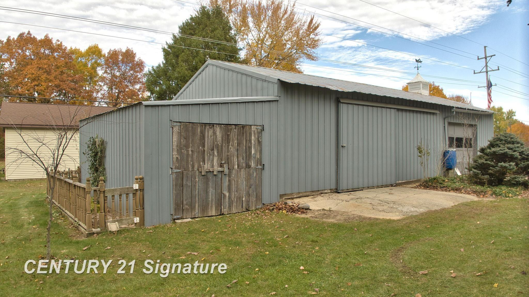 766 S Main Street, Chesaning, MI 48616 — Photo 12