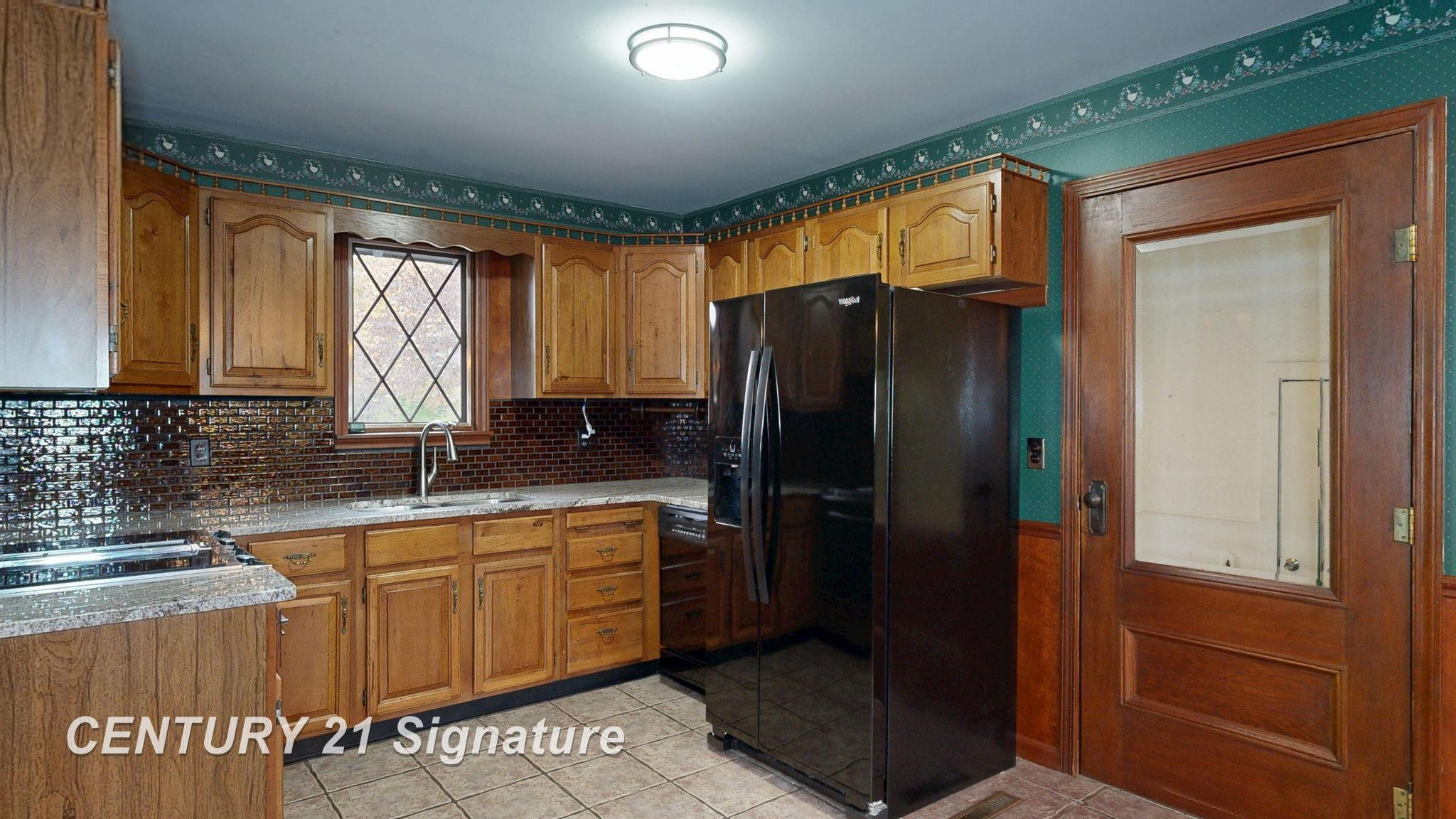 766 S Main Street, Chesaning, MI 48616 — Photo 30