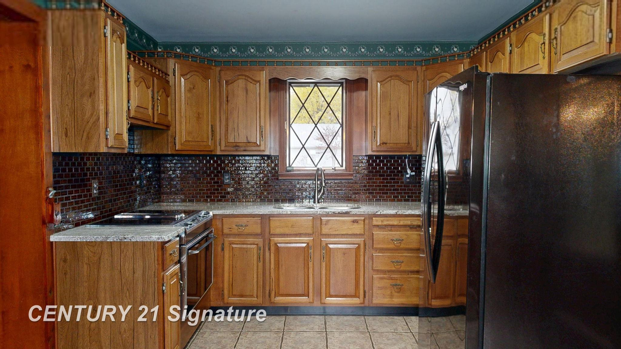 766 S Main Street, Chesaning, MI 48616 — Photo 31