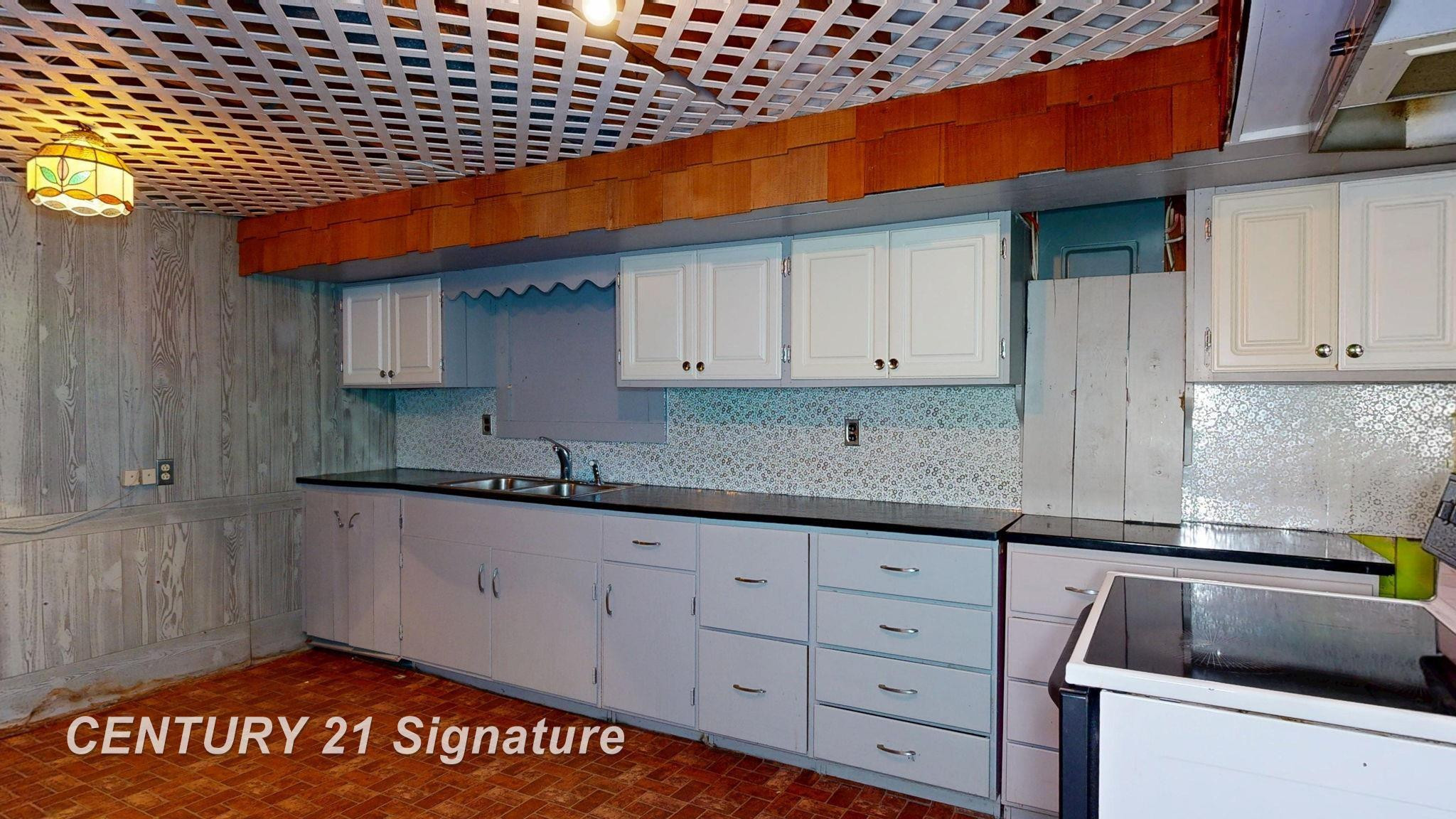 766 S Main Street, Chesaning, MI 48616 — Photo 44