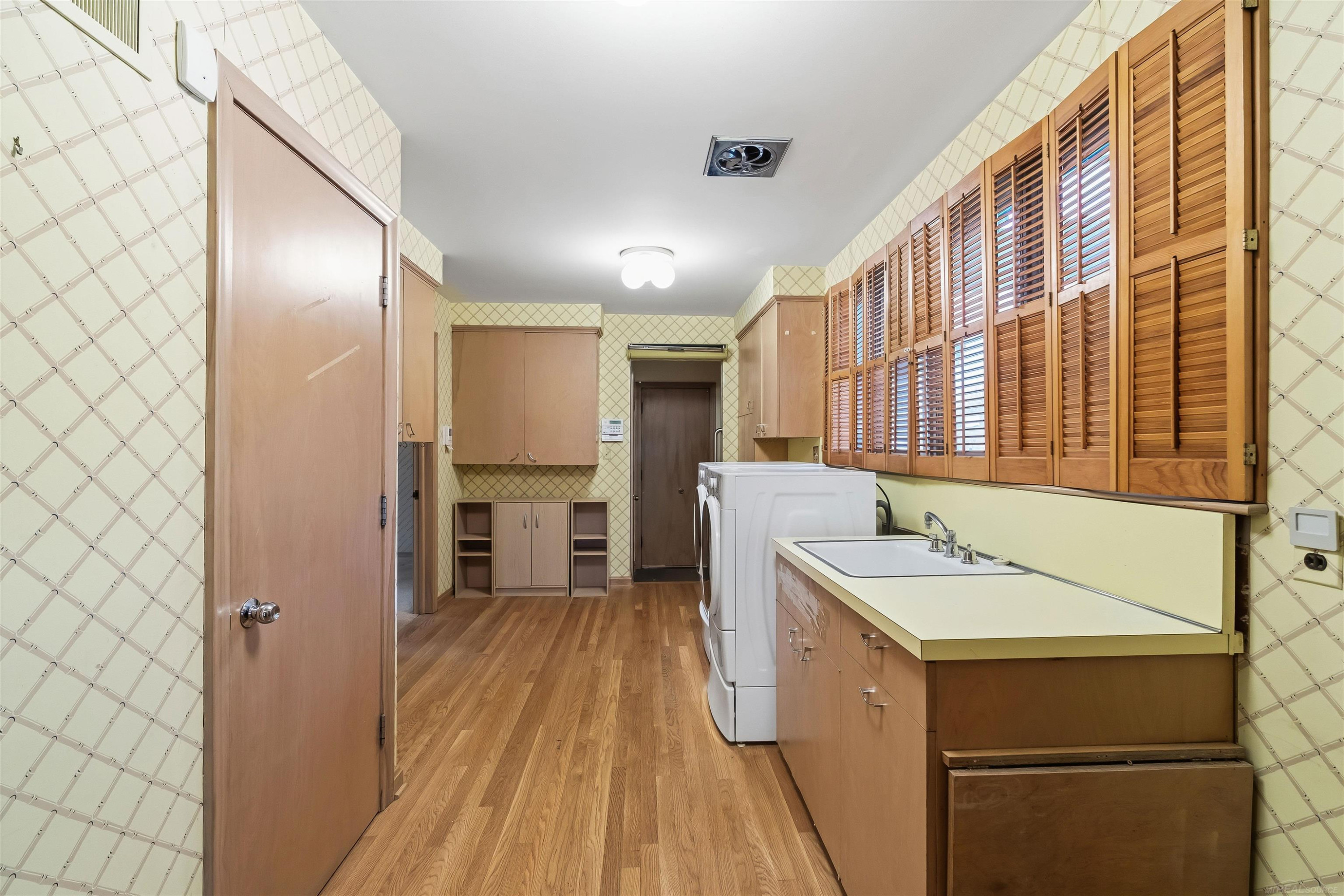 801 Park Lane, Grosse Pointe Park, MI 48230 — Photo 31