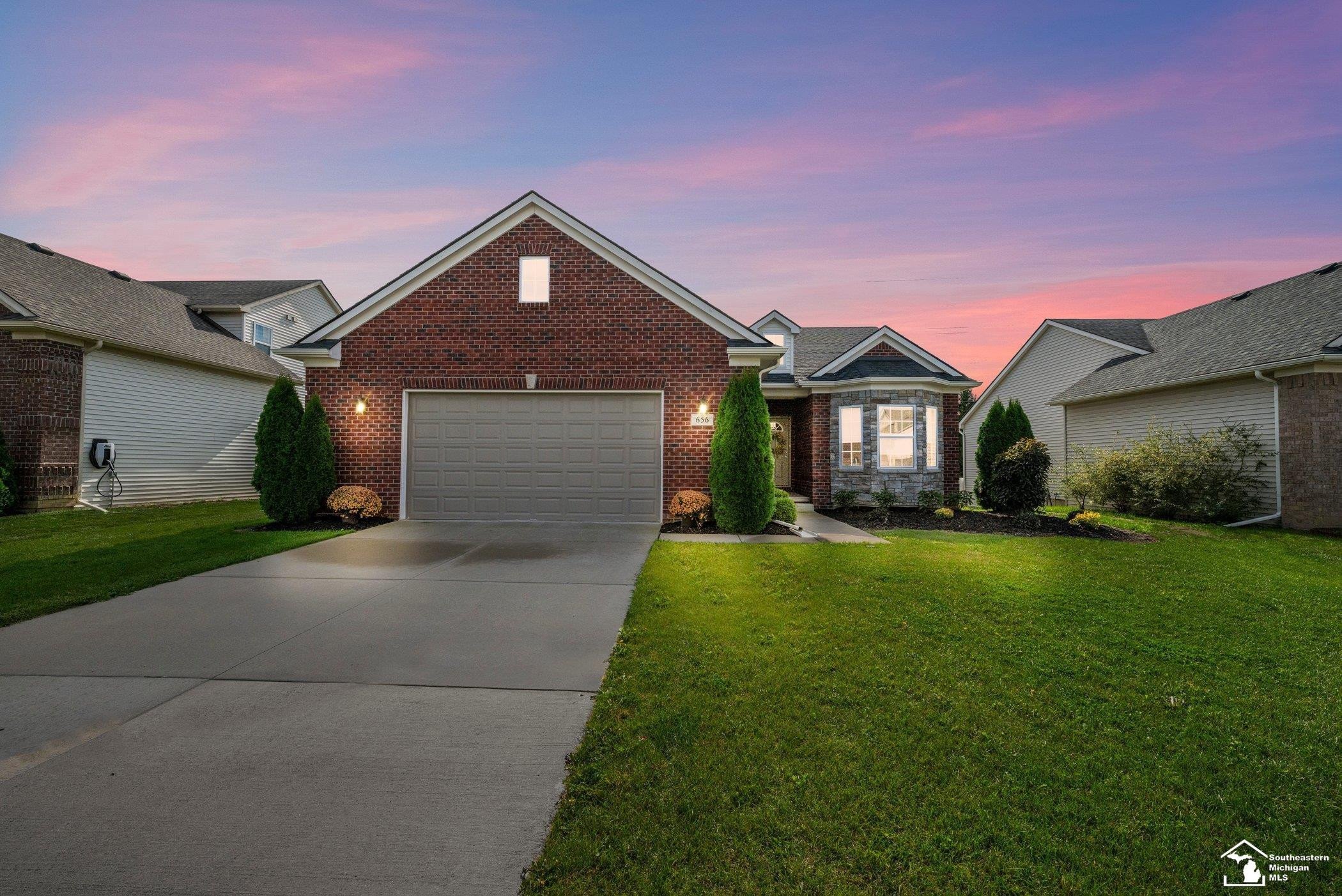 656 Elk Ridge Dr Drive, Dundee, MI 48131 — front exterior