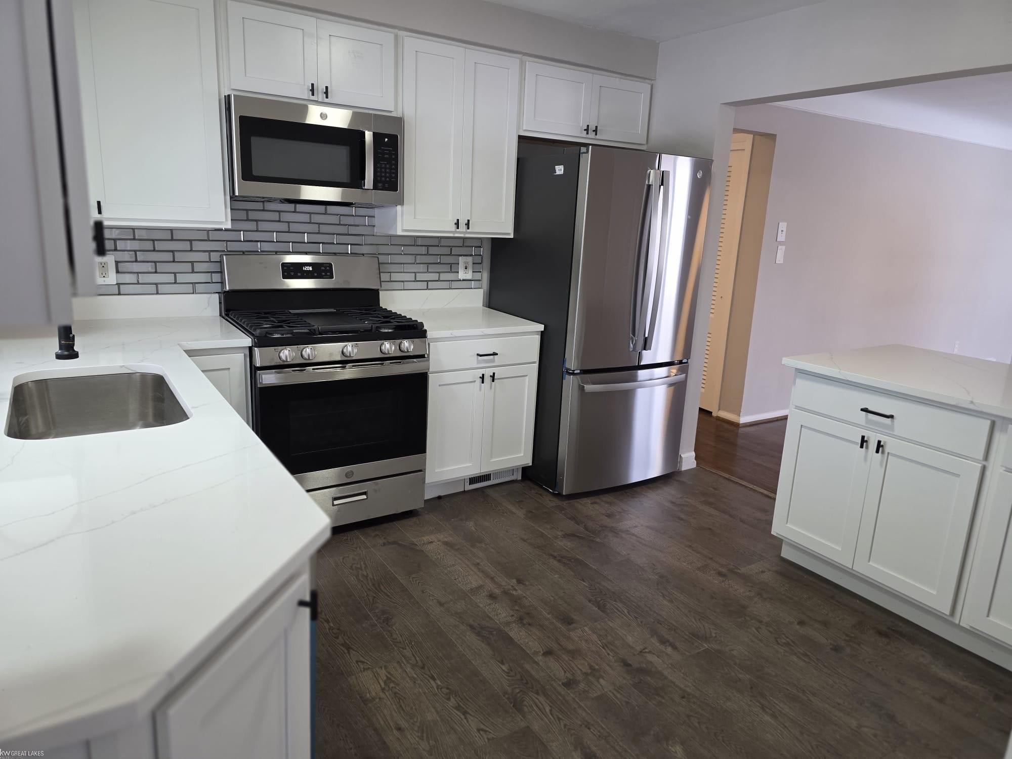18595 Stephens Drive, Eastpointe, MI 48021 — Photo 9