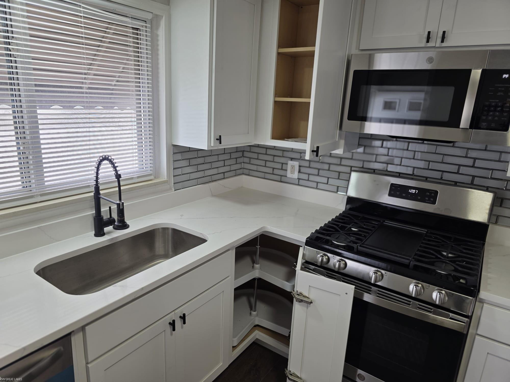 18595 Stephens Drive, Eastpointe, MI 48021 — Photo 11