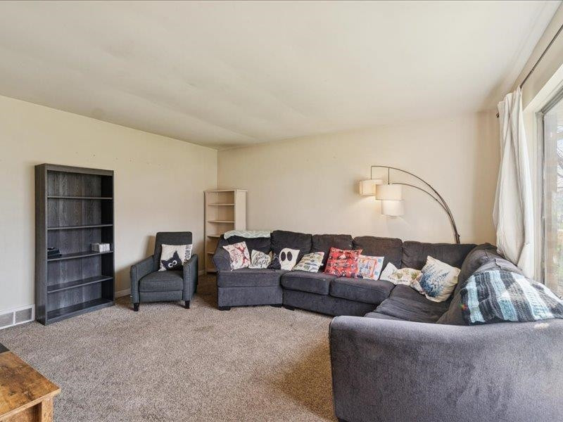 4341 Staunton Drive, Swartz Creek, MI 48473 — Photo 10