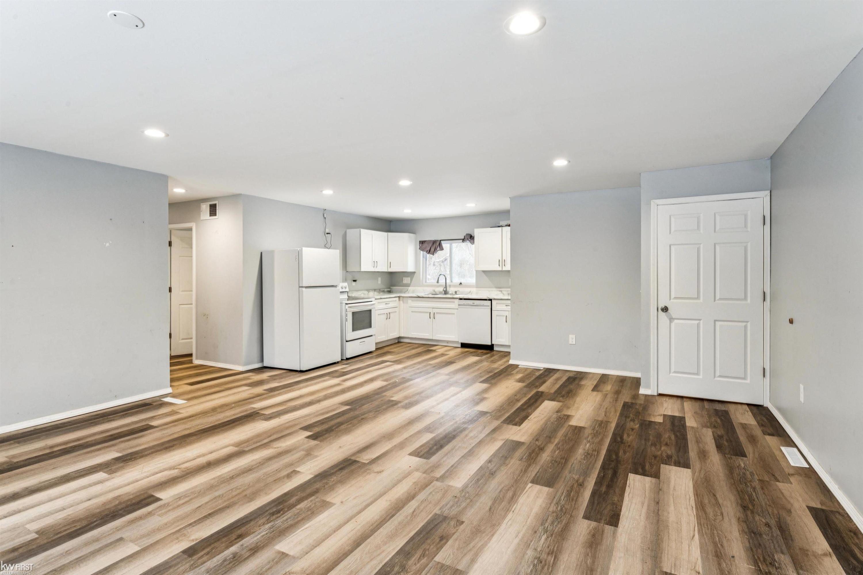 4875 S Sheridan Road, Millington, MI 48746 — Photo 2